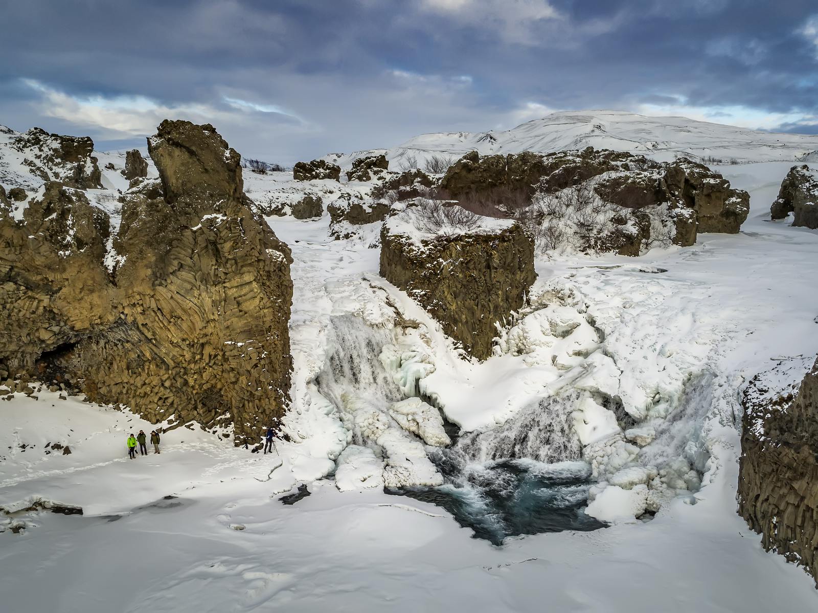 hjalparfoss in winter