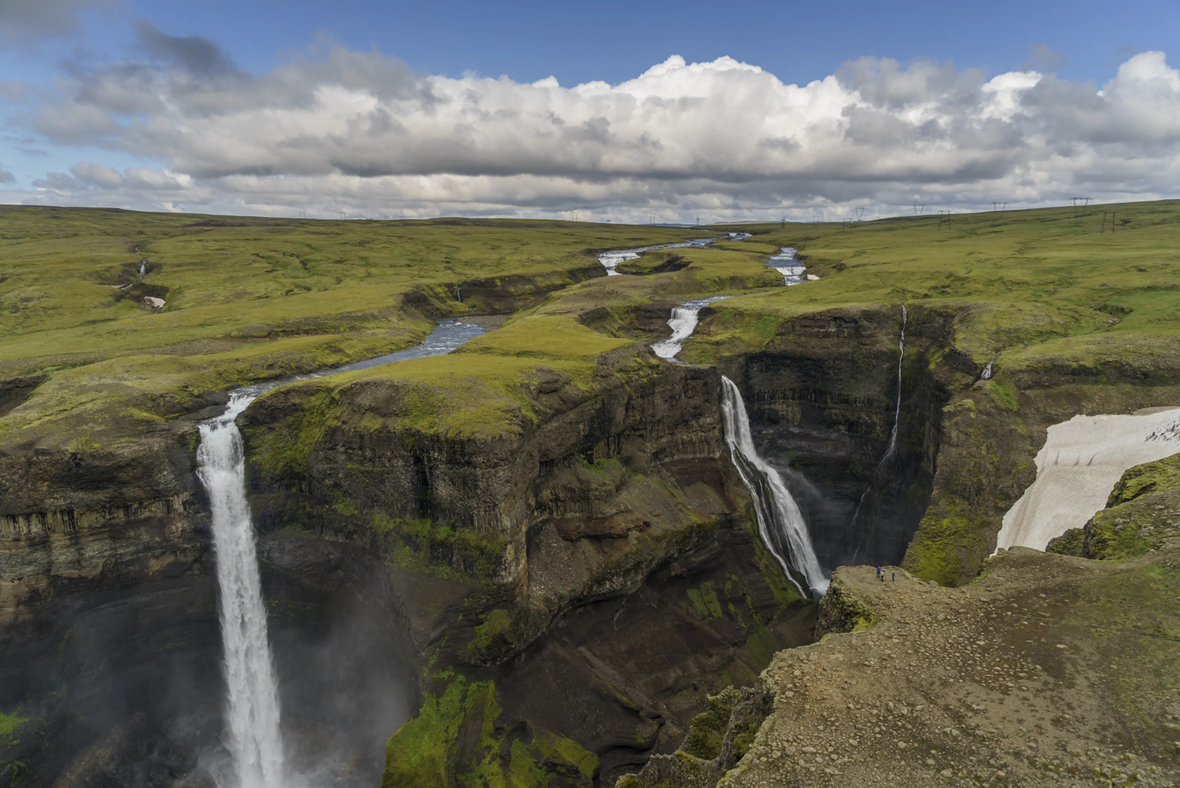 3 waterfalls in iceland háifoss