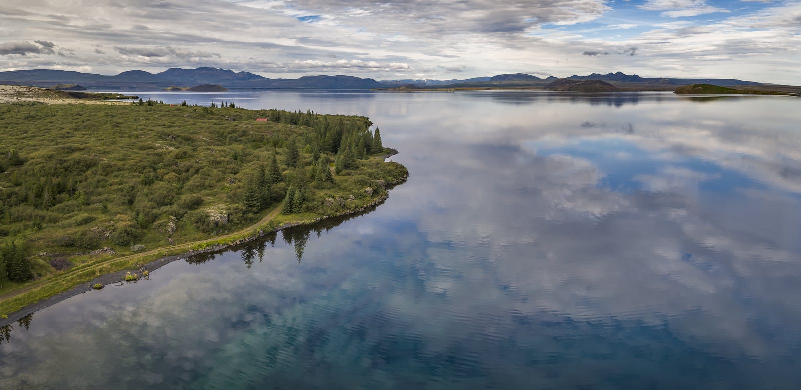 Ulfljotsvatn lake