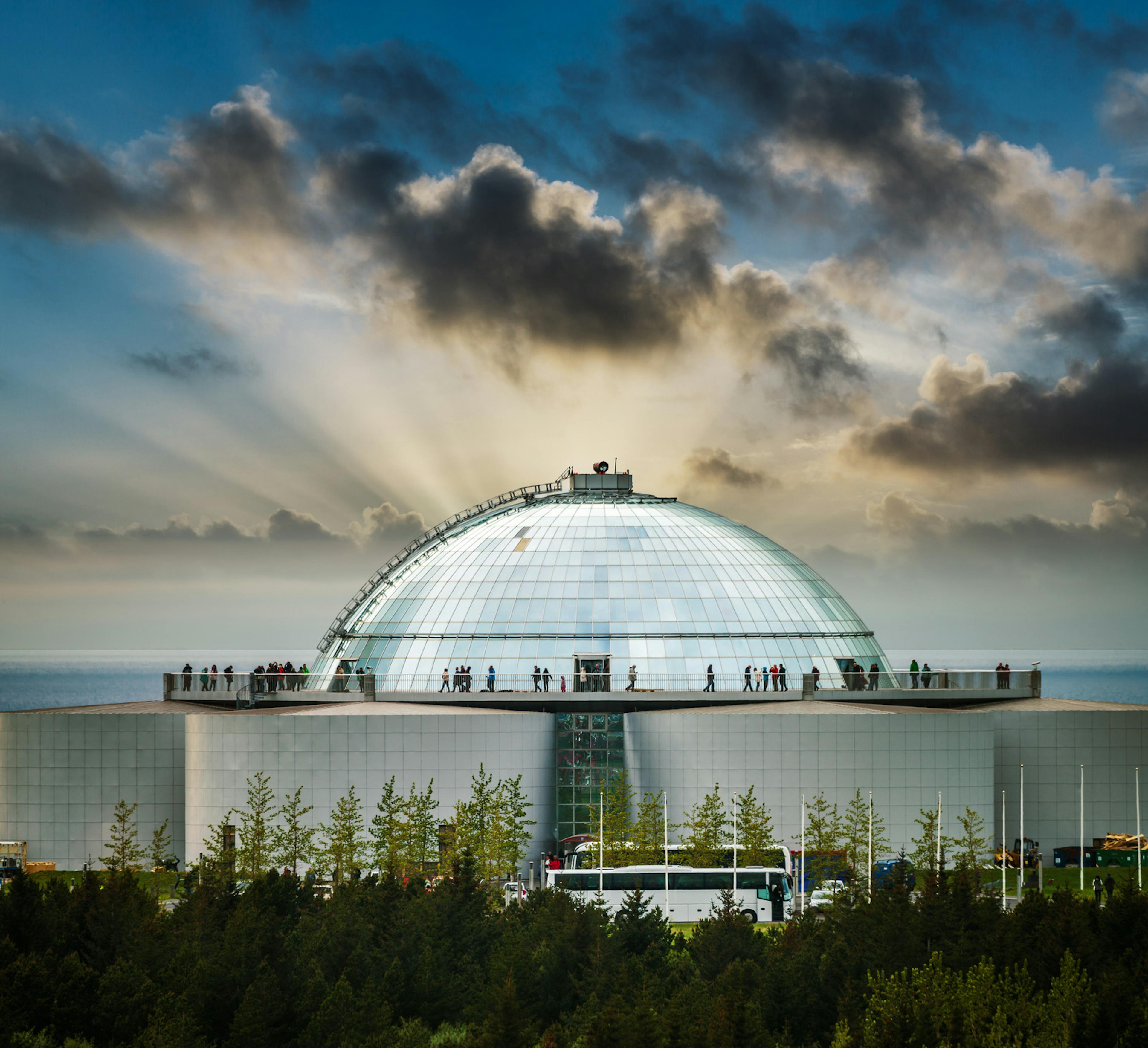 Perlan Building with the sun rays in the background