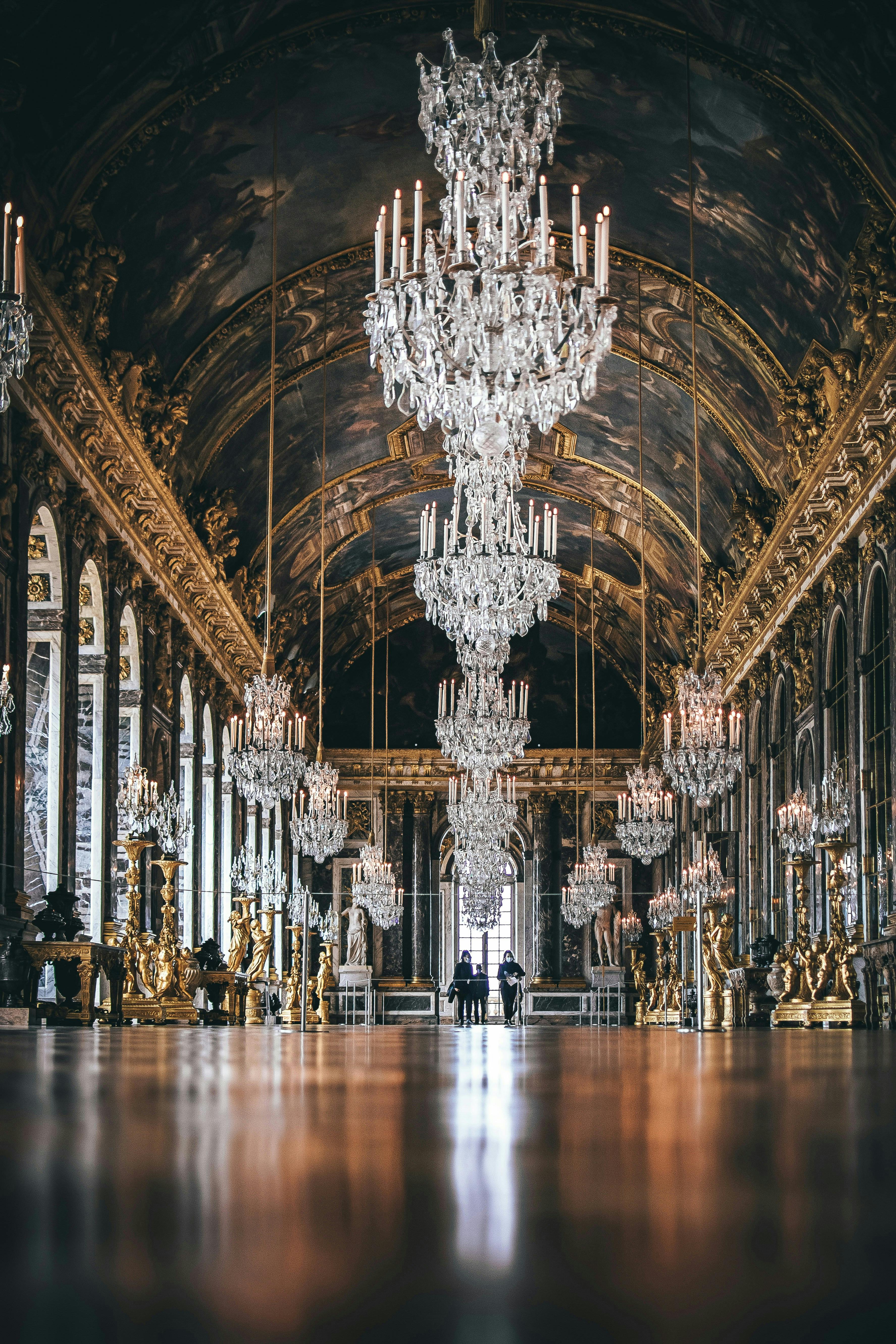 Galerie des glaces - Chateau de versailles. Image courtesy: Unsplash