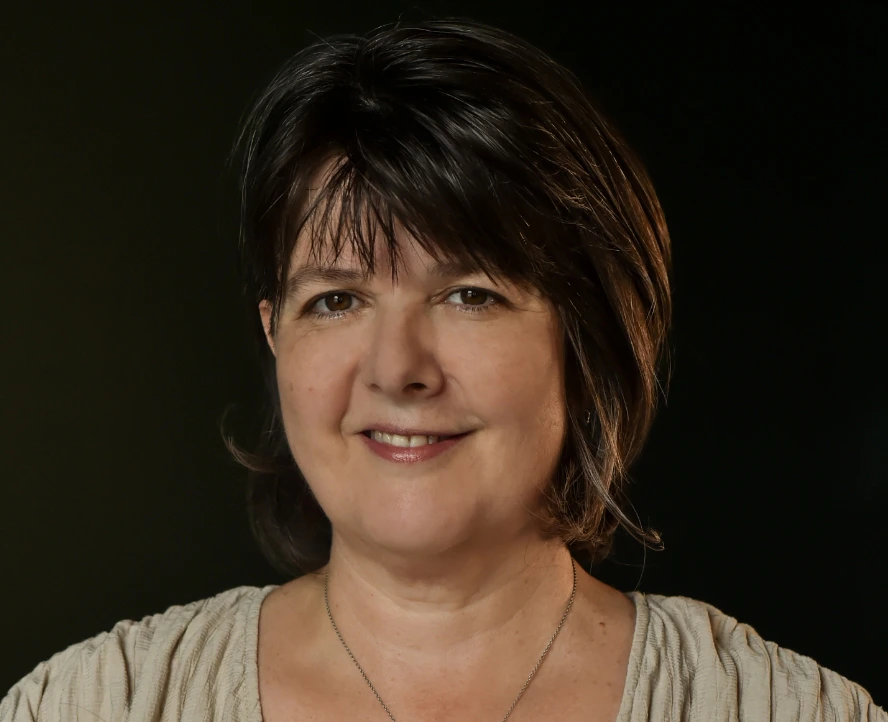 Karen Smith headshot
