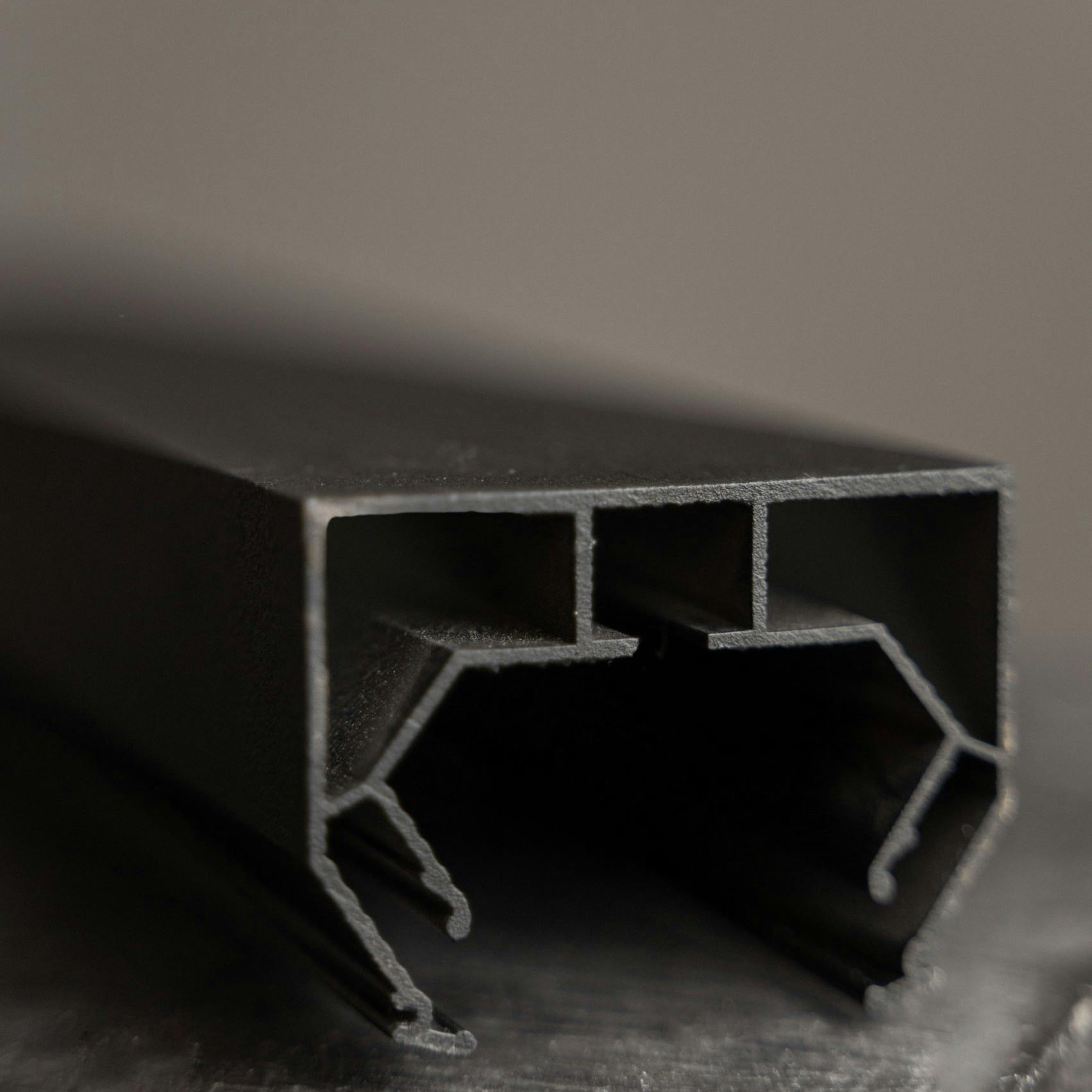 КАРНИЗ 1-рядный чёрный АМ1 2,0 м