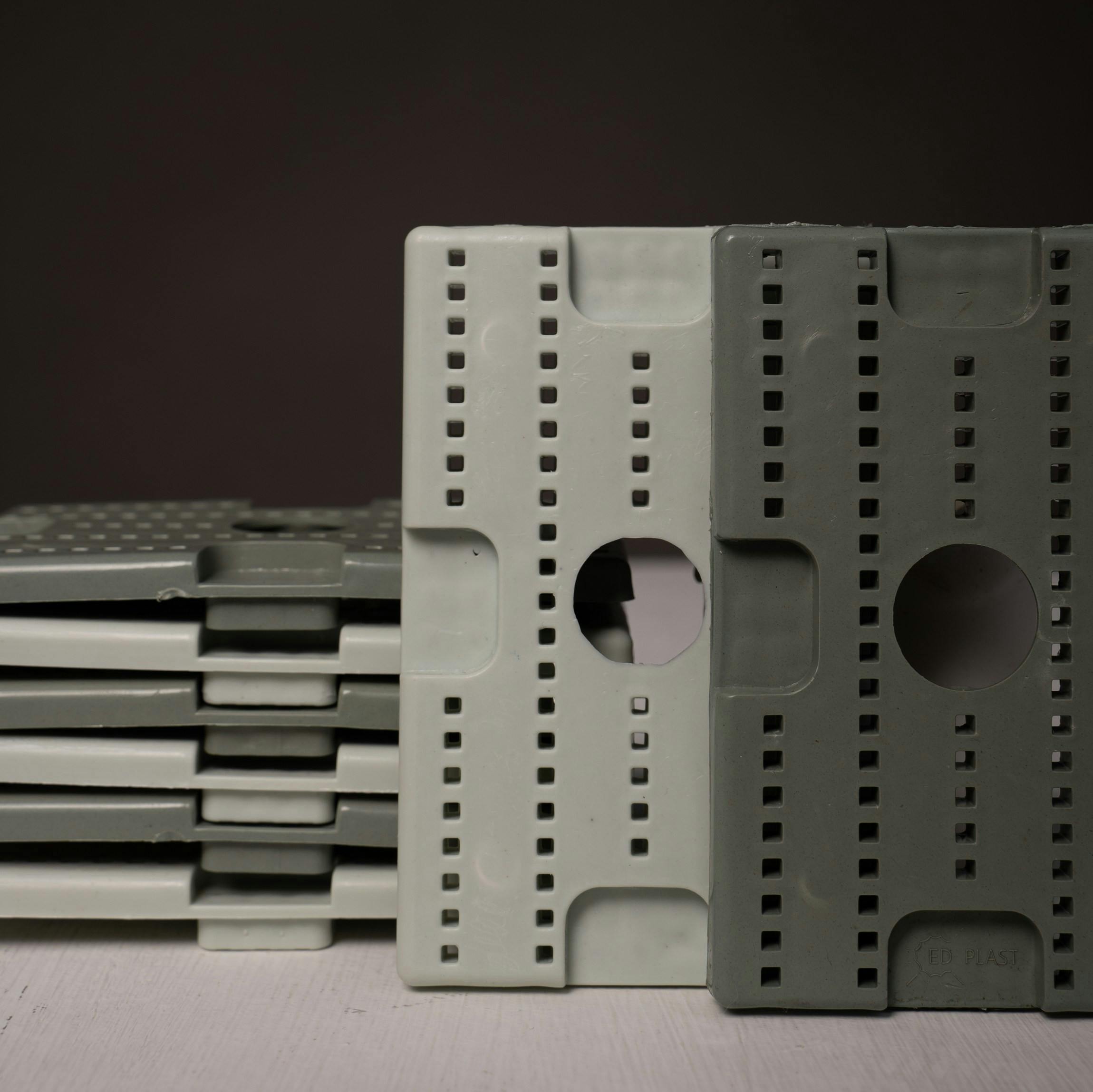 Площадка монтажная 75-115 мм Белая/Серая