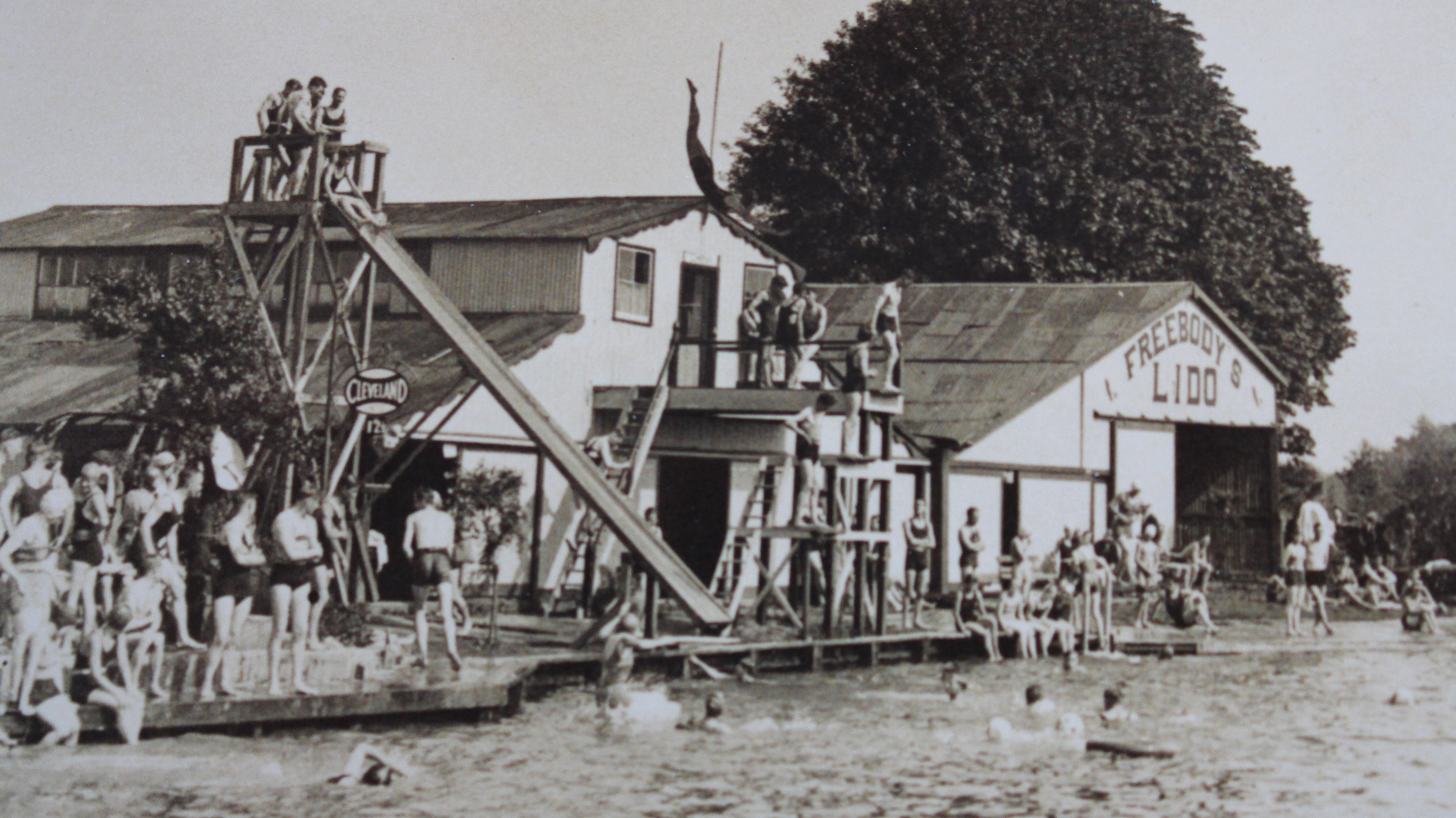 Traditional wooden boats, black & white photo showing Freebody Lido at their Caversham boatyard