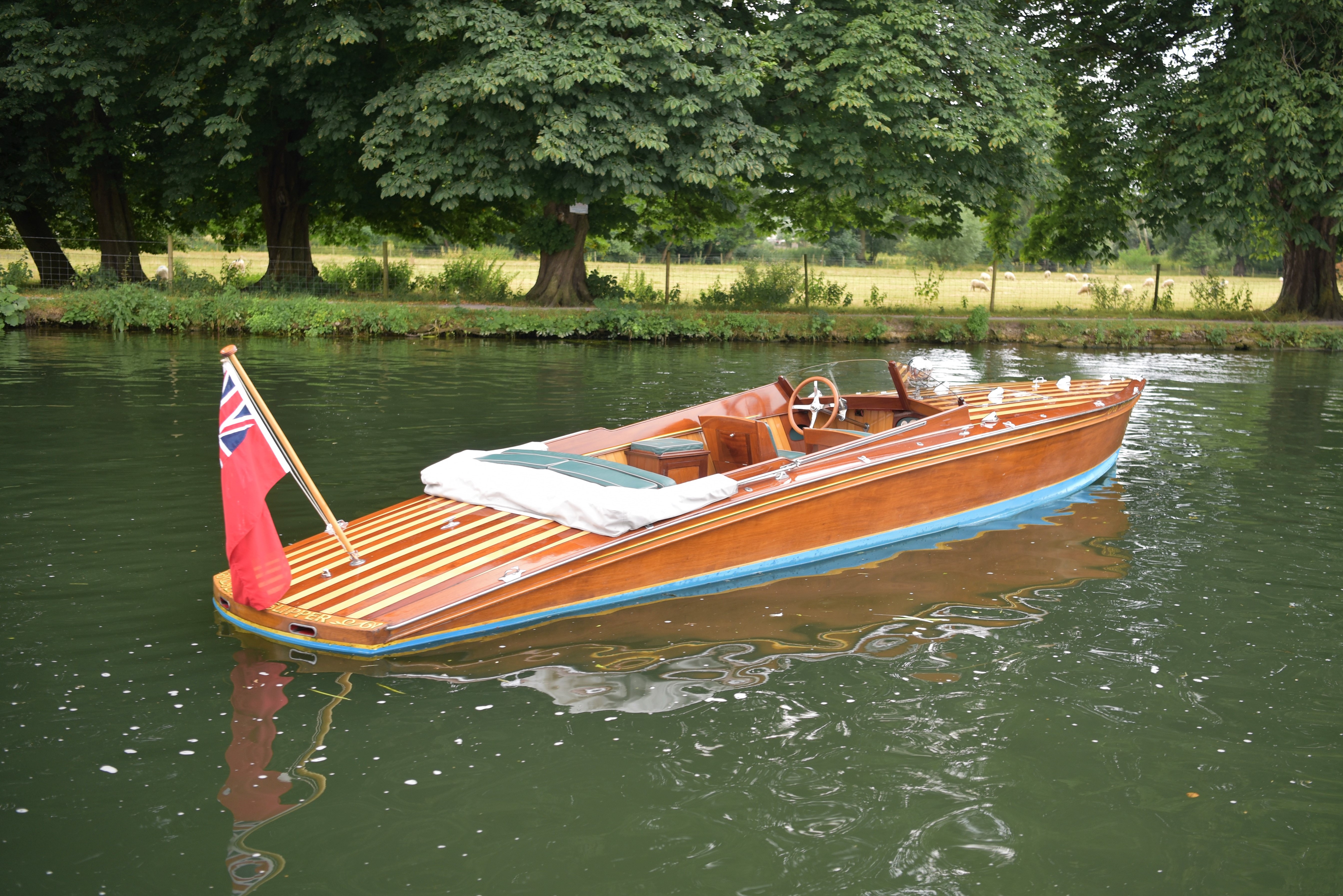 Classic wooden boats for sale, 30ft Freebody slipper launch for sale river Thames