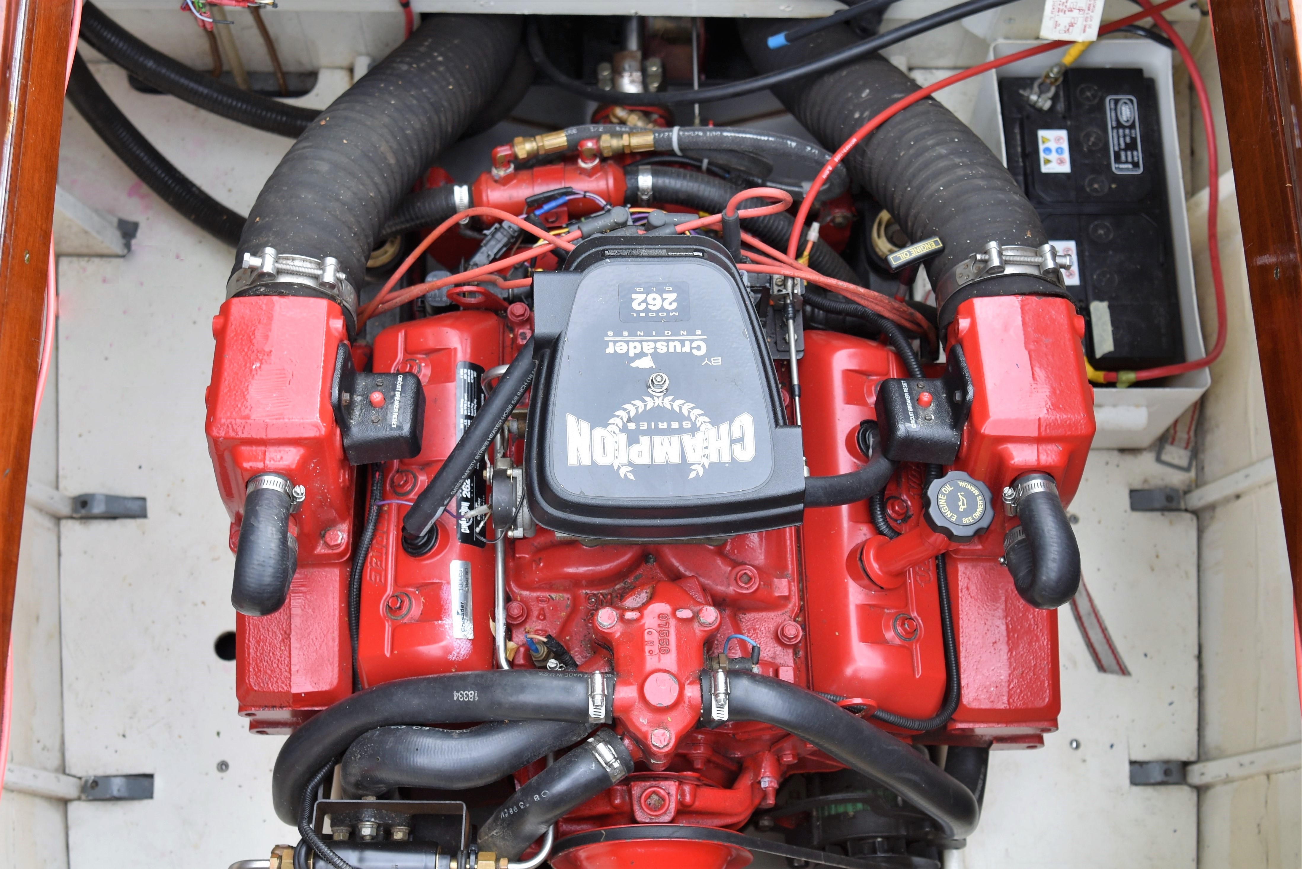 Slipper launch for sale, Crusader V6 engine in 30ft Freebody slipper launch