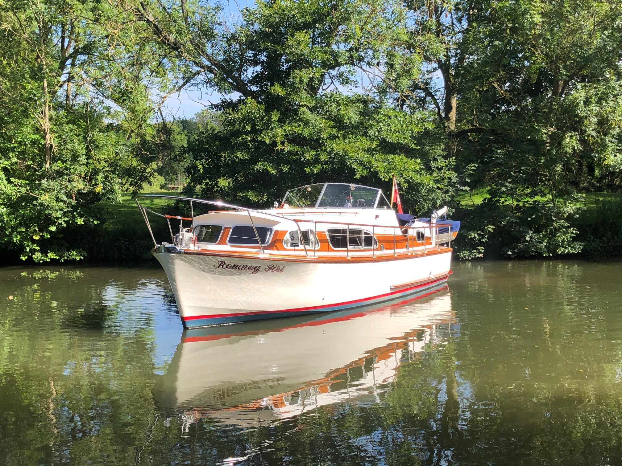 6 berth cabin cruiser for sale, view from bow looking aft