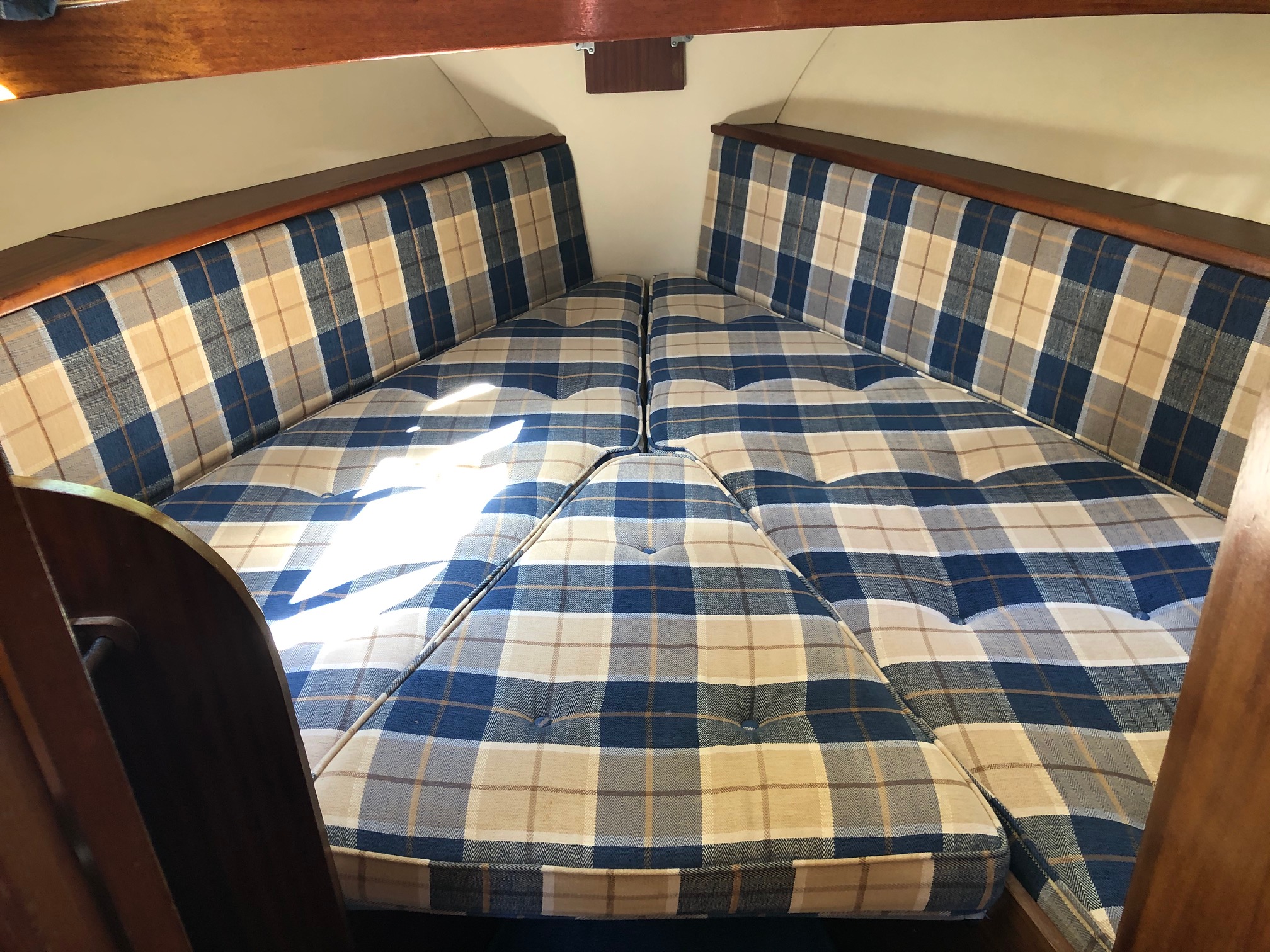 6 berth cabin cruiser for sale, forward cabin and bunks