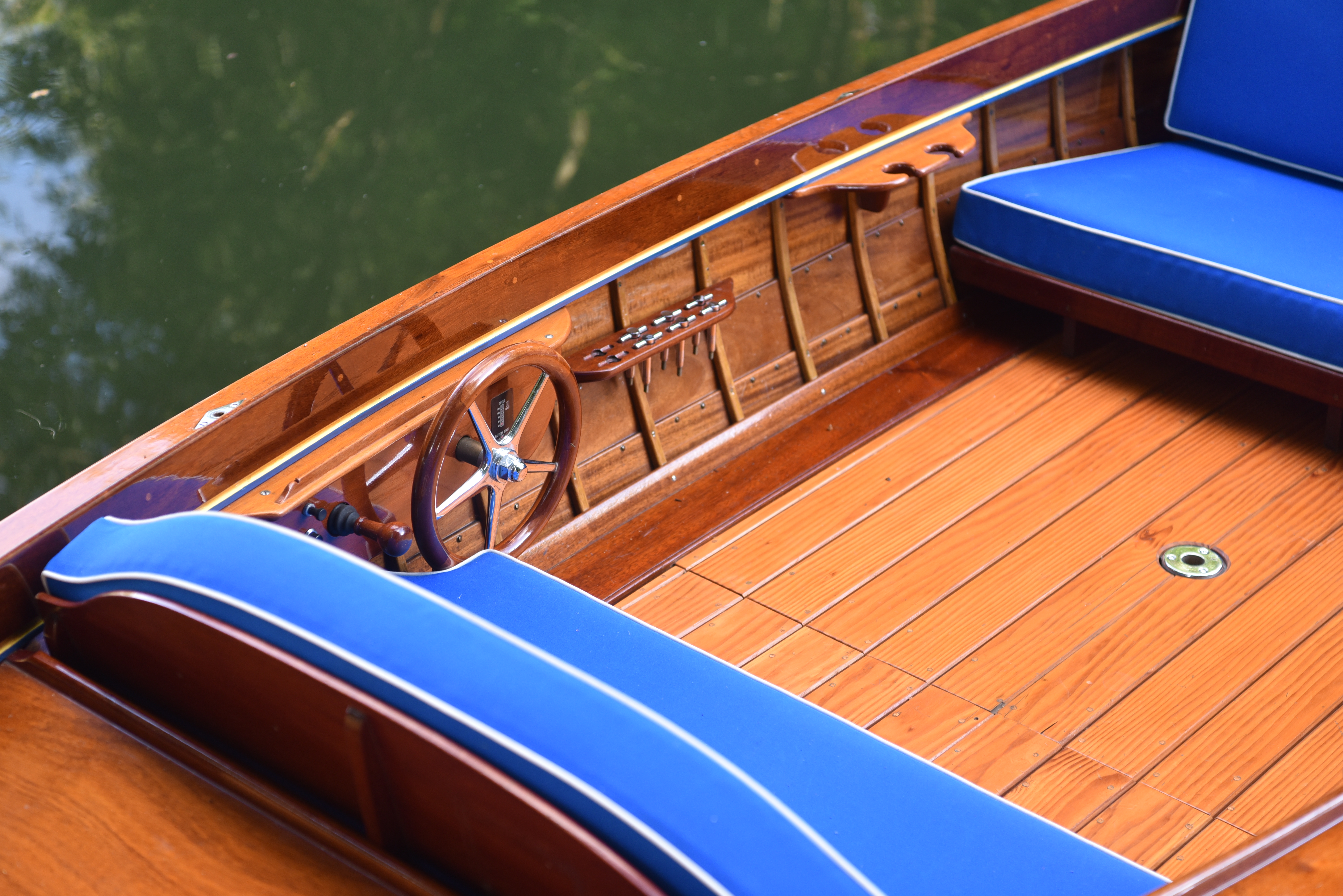 20ft electric launch for sale near Henley-on-Thames, cockpit helm position 