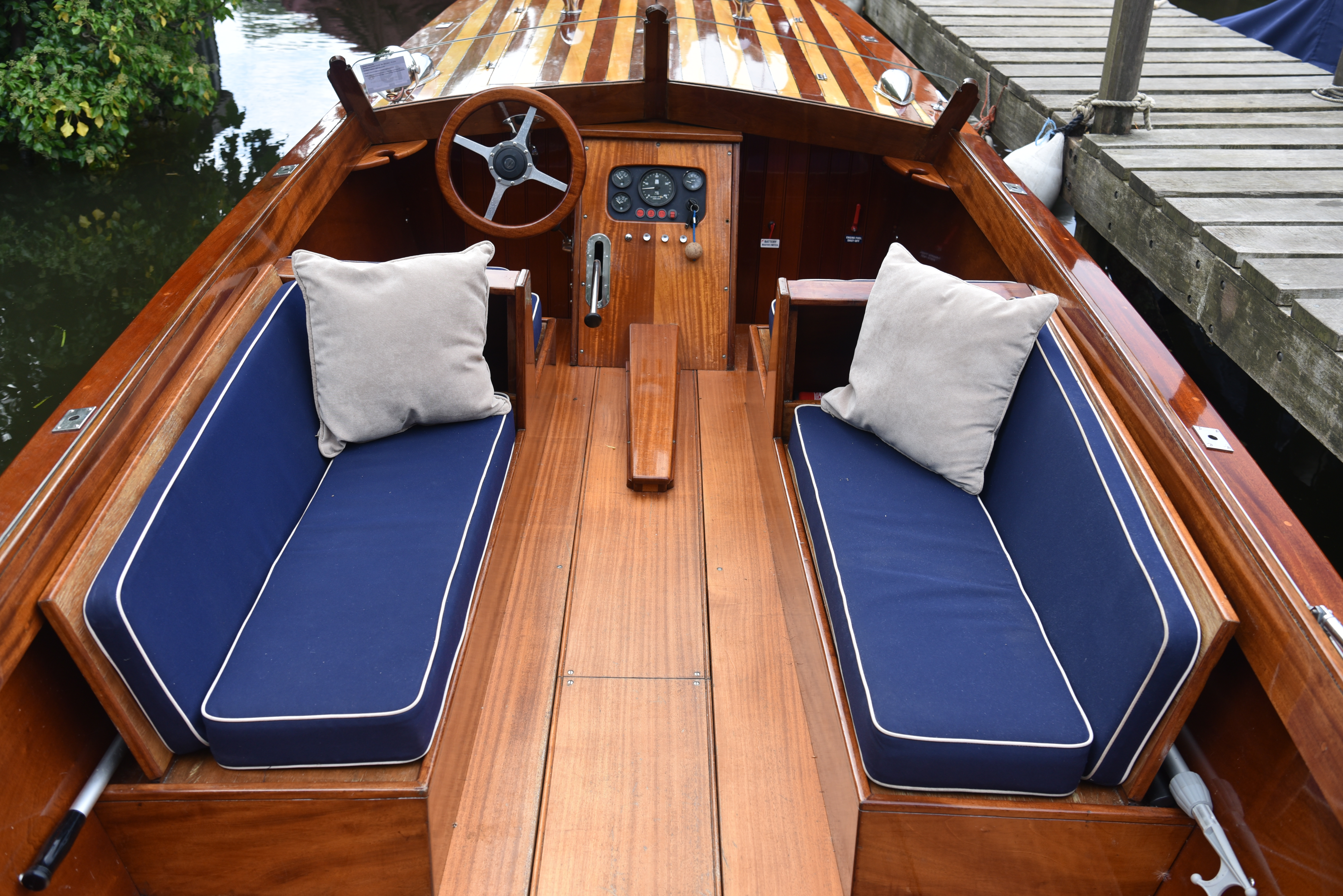 Andrews slipper launch for sale, cockpit seating