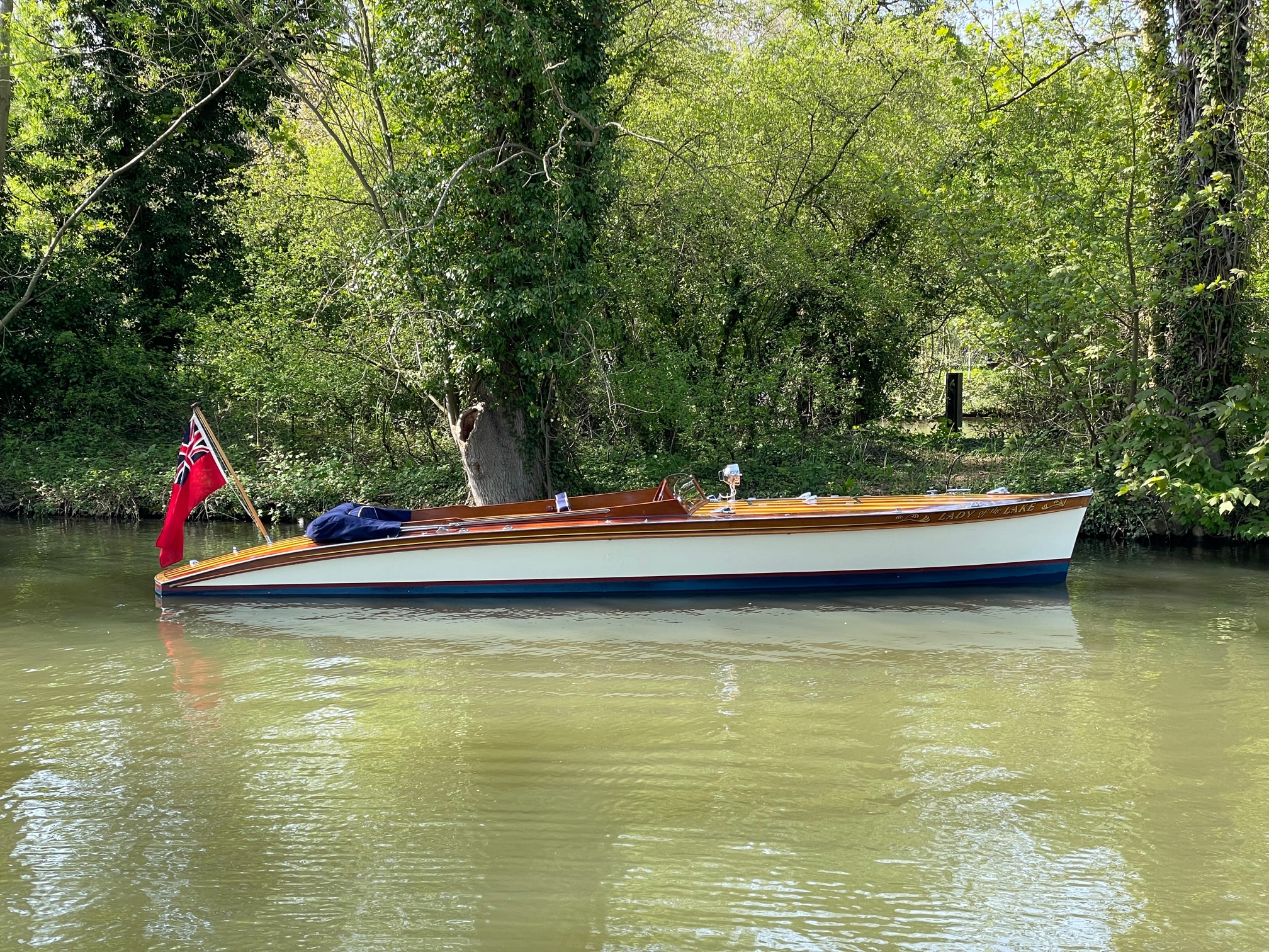 25ft Freebody slipper launch on river Thames