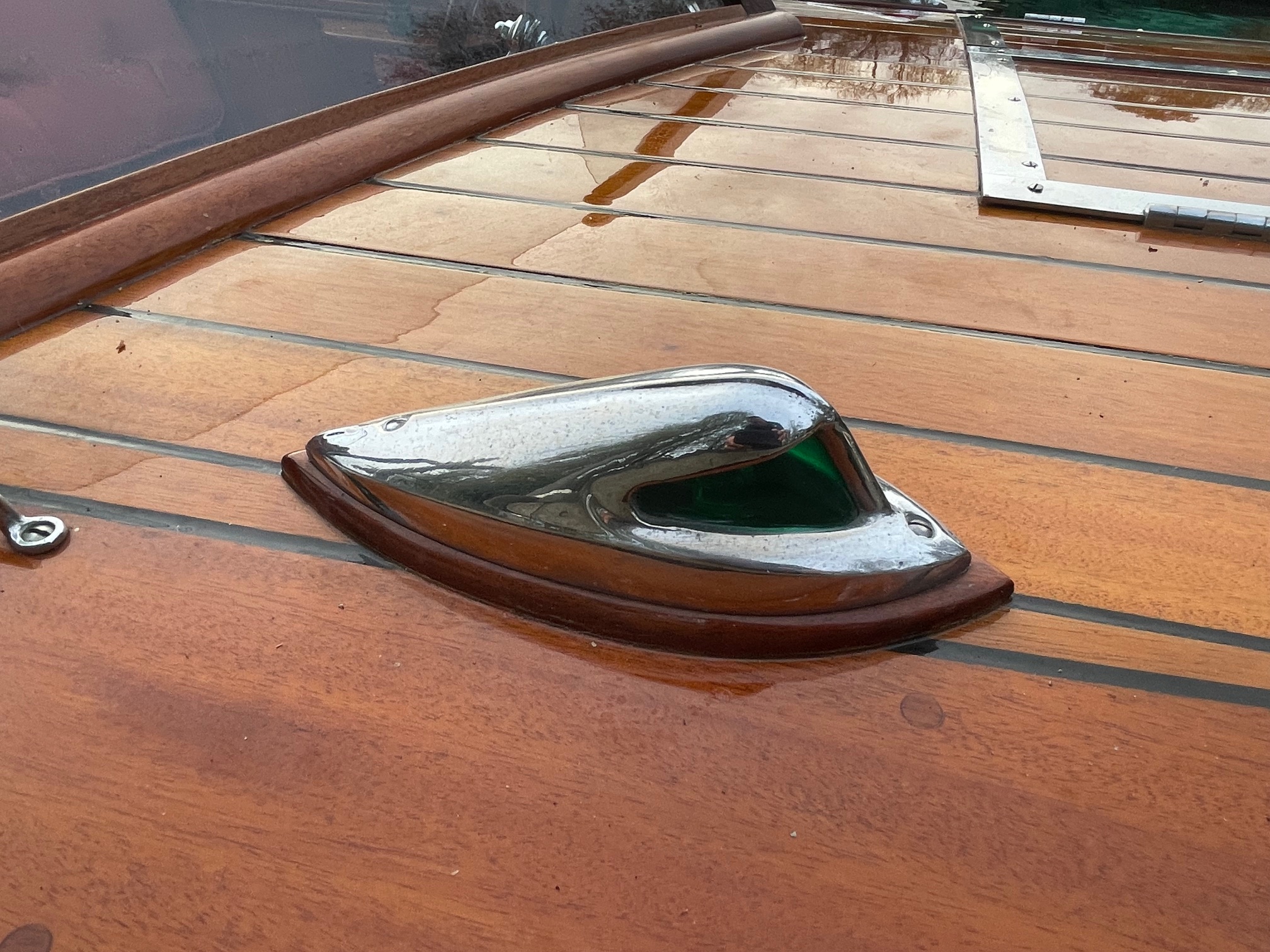 25ft wooden boat for sale river Thames, forward navigation light