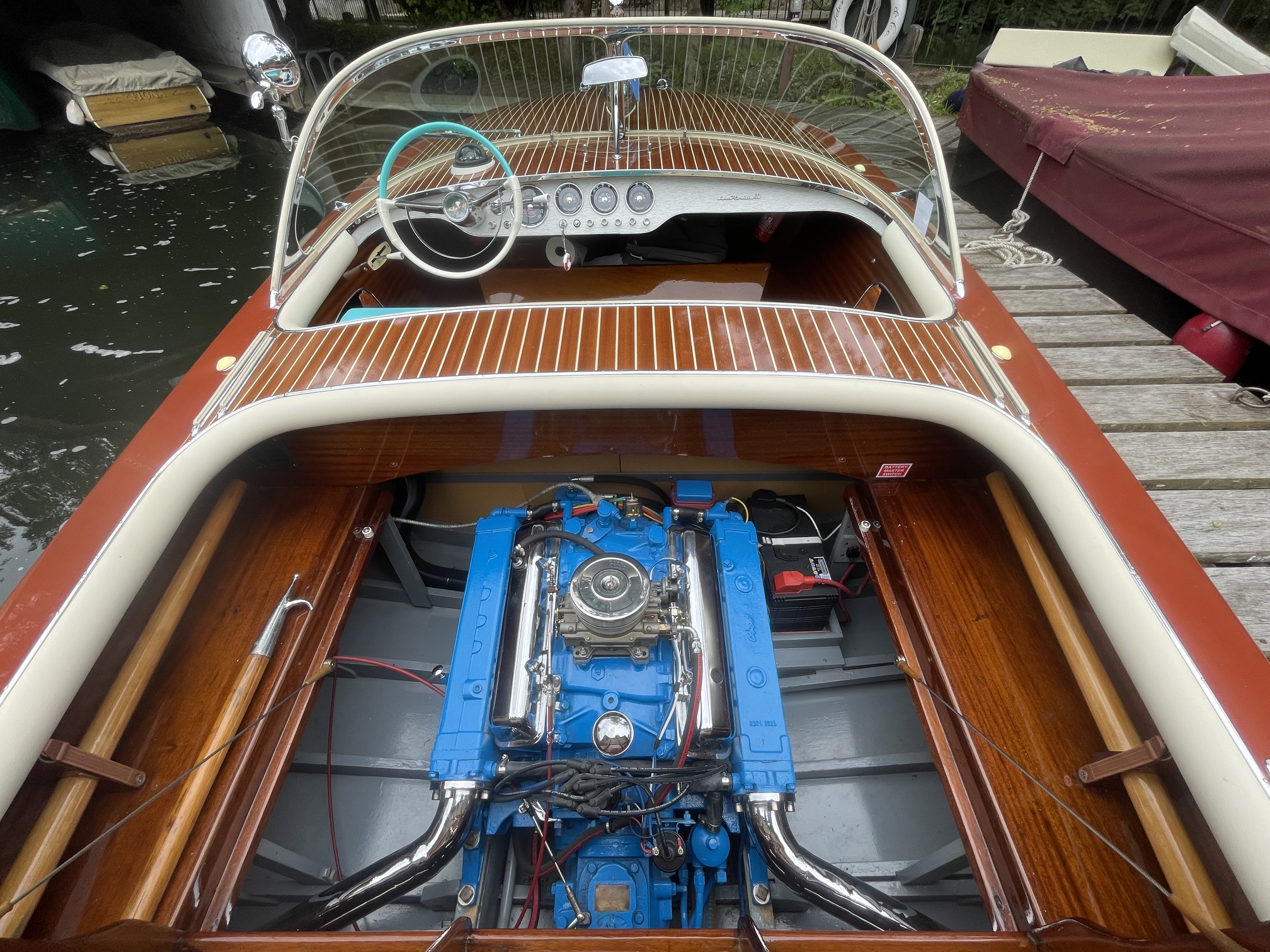 Riva Super Florida for sale, Chris Craft V8 engine in engine bay
