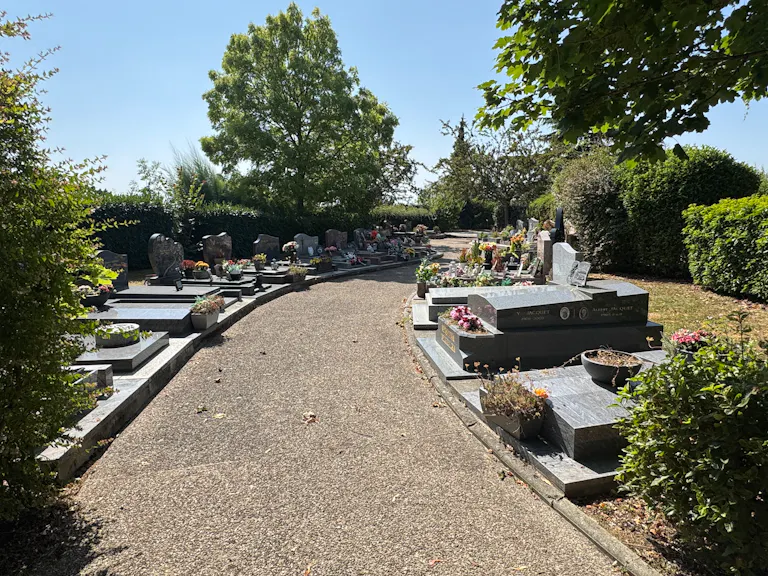 Cimetière de l'Orme au Berger de Magny-les-Hameaux