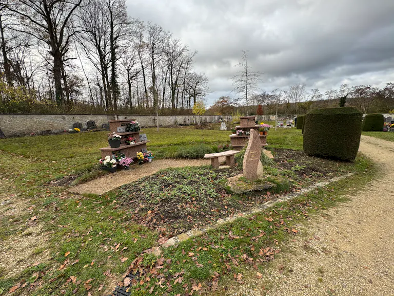 Columbarium et jardin du souvenir de Cernay-la-Ville (78)