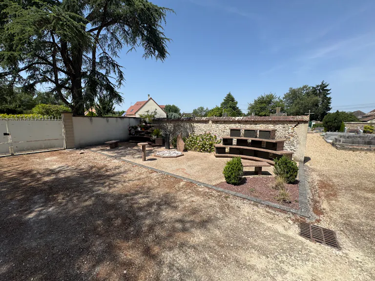 Espace cinéraire du cimetière des Bréviaires