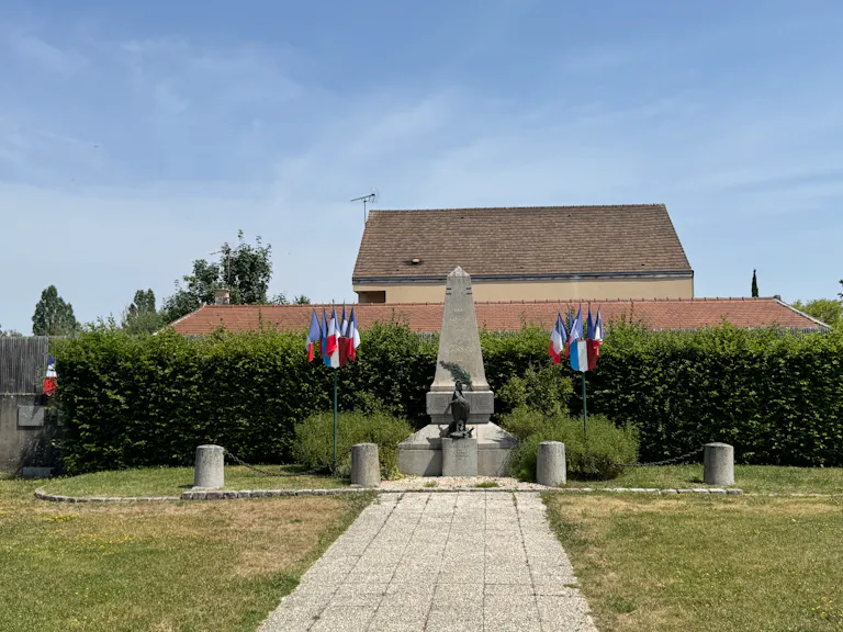 Monument aux morts du Perray-en-Yvelines