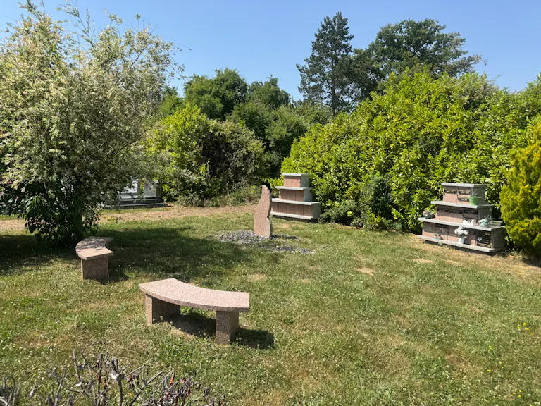 Columbarium et jardin du souvenir au cimetière de Vieille-Église-en-Yvelines