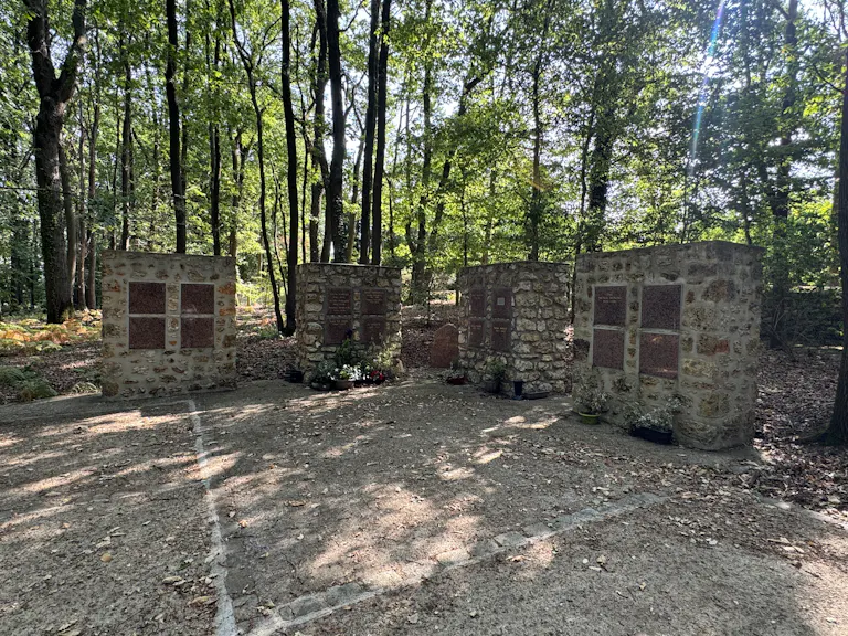 Cases columbarium et jardin du souvenir de Saint-Aubin