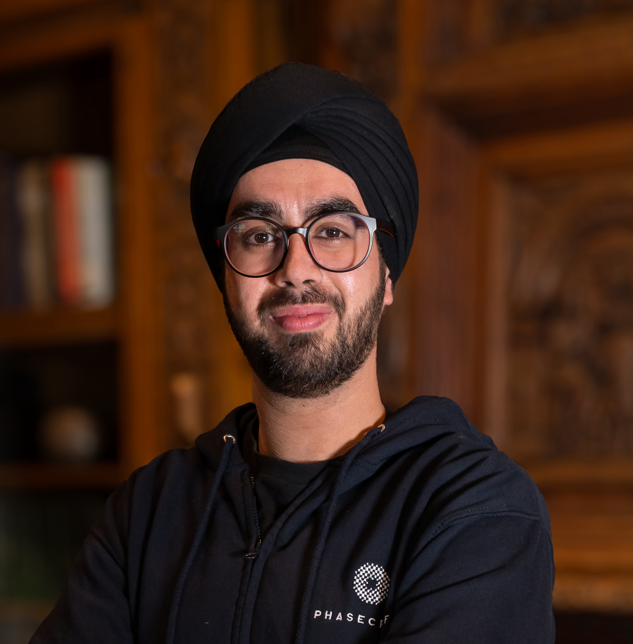 Headshot of Suchit Charaschanya