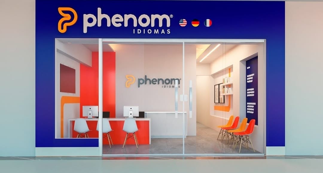 Frente da Phenom Cuiabá, localizada dentro de um shopping,