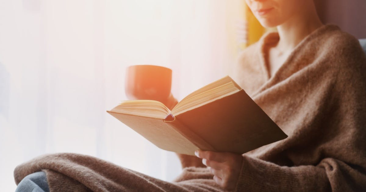 Leitura de literatura inglesa.