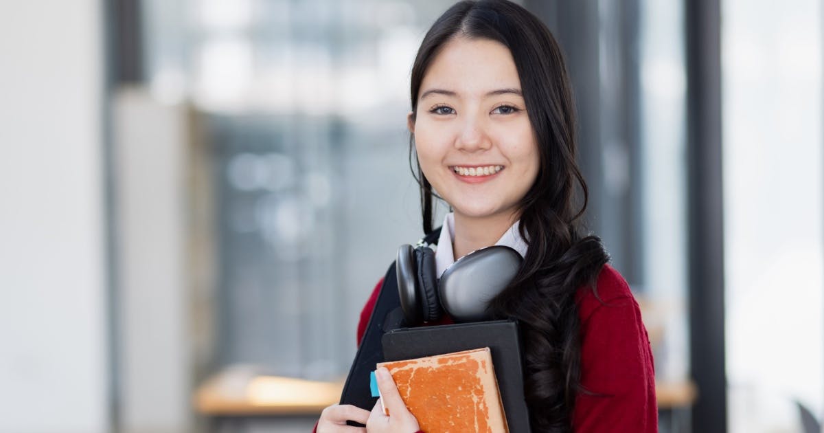 Progresso no aprendizado de inglês através da leitura com livros em inglês para iniciantes.