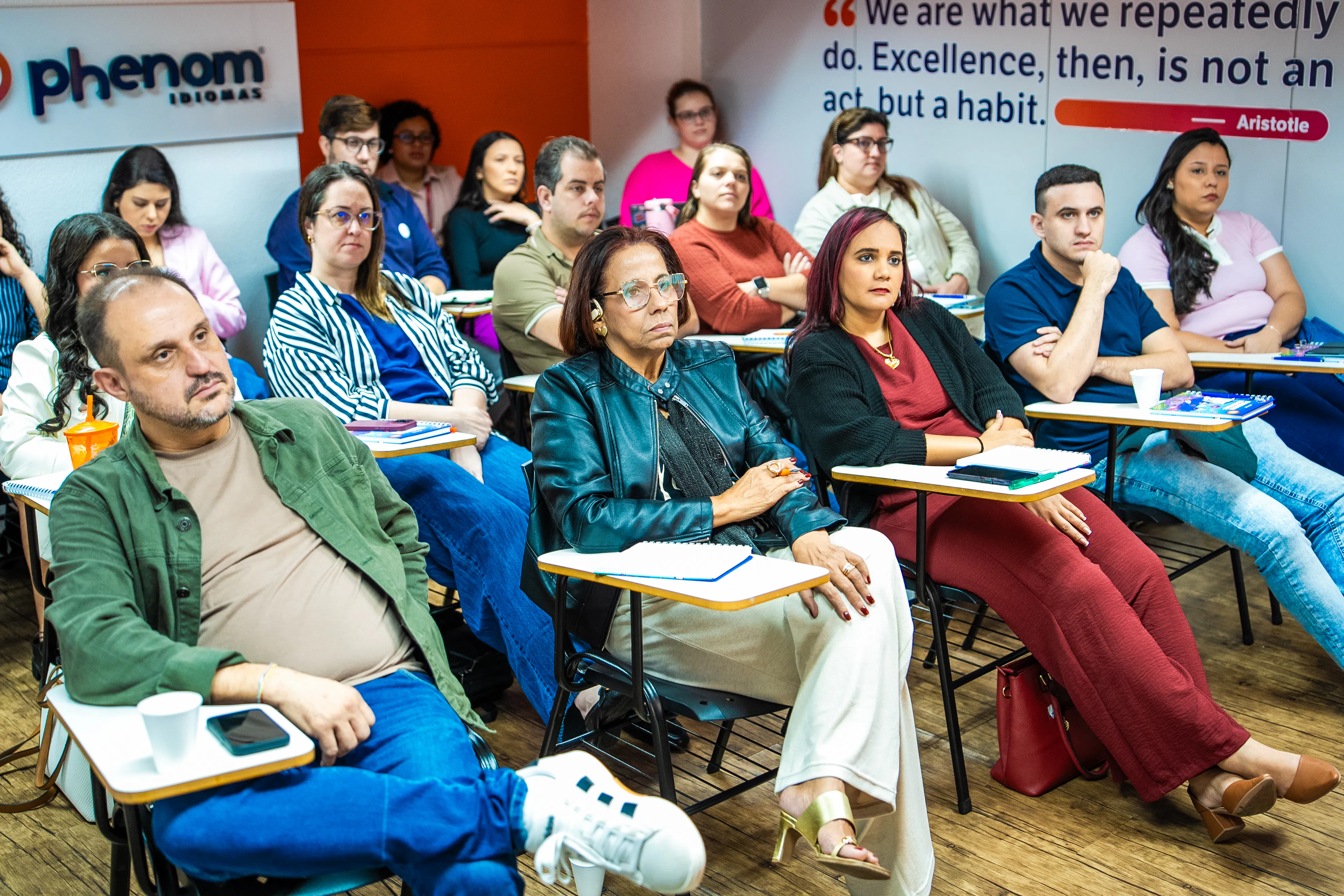 Turma concentrada nos aprendizados.