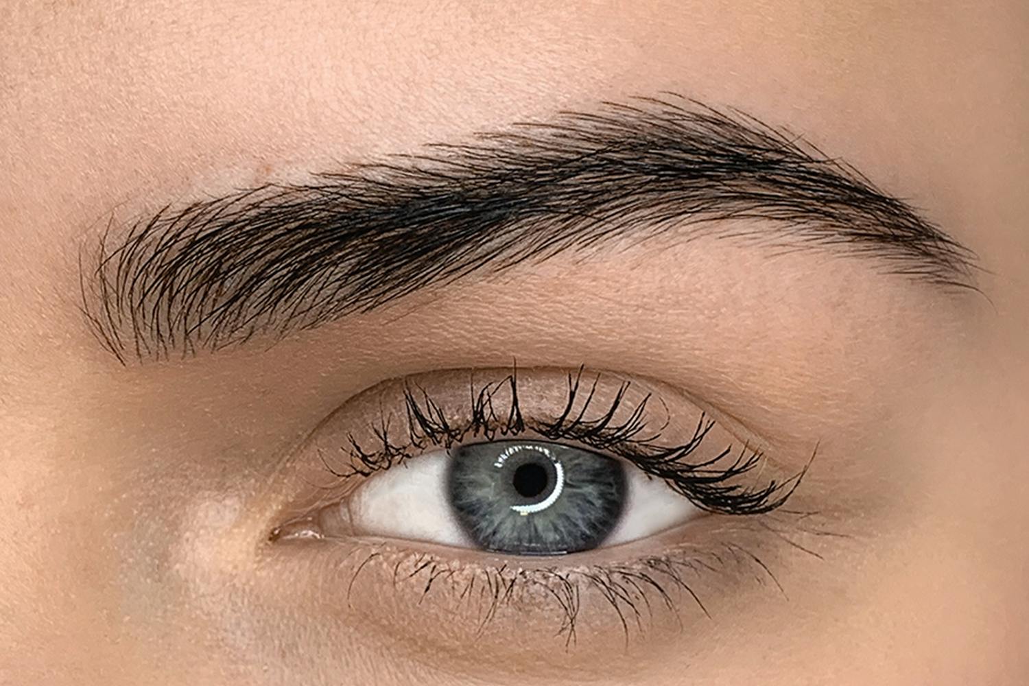 Fare un corso microblading significa imparare una tecnica di dermopigmentazione innovativa