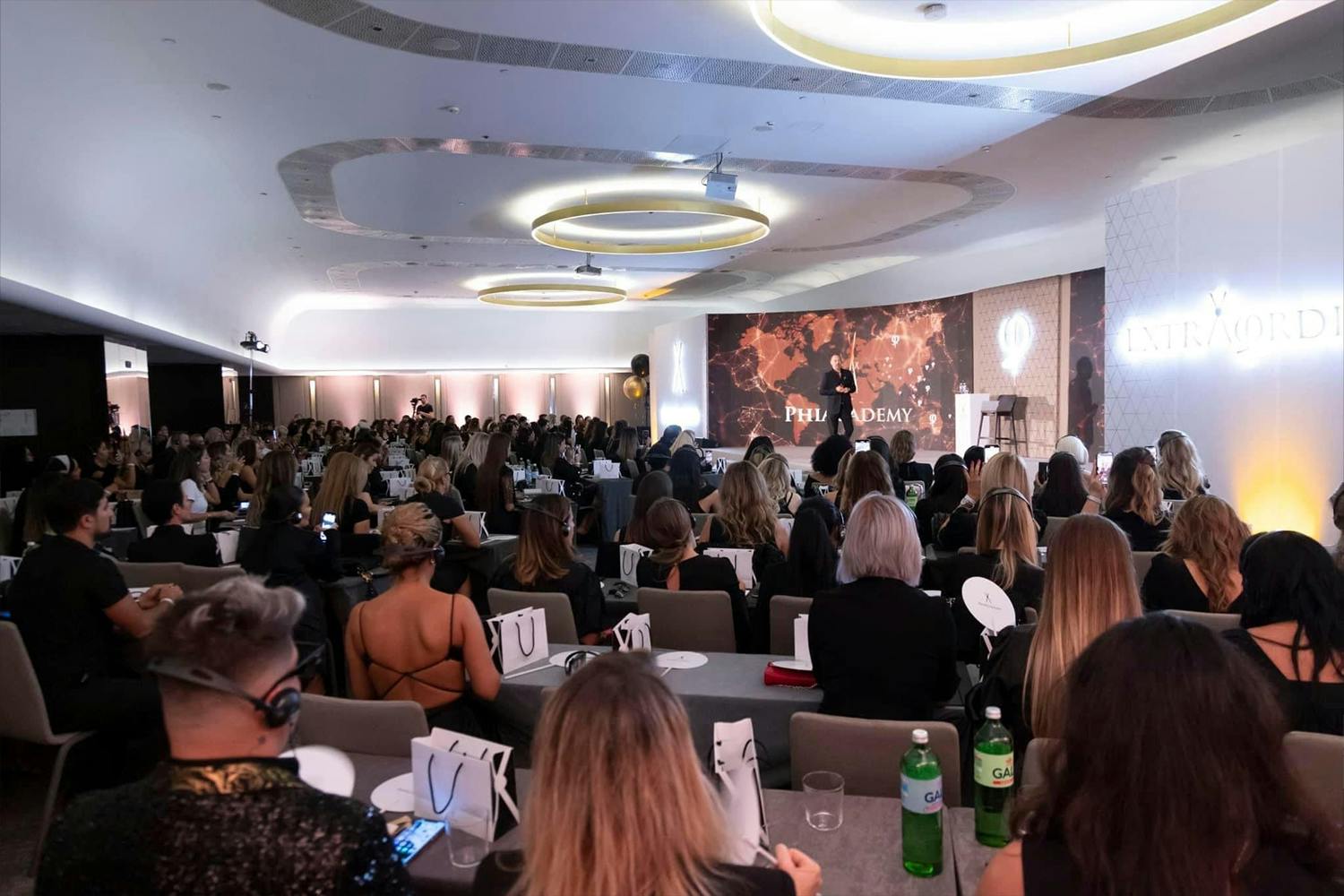 How do you find a good PMU trainer and microblading artist? The best quality education you can find at PhiAcademy