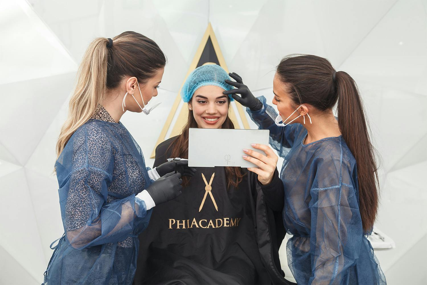 Istražite kako microblading donosi dugoročne benefite za klijente, pružajući im prirodan i postojan izgled