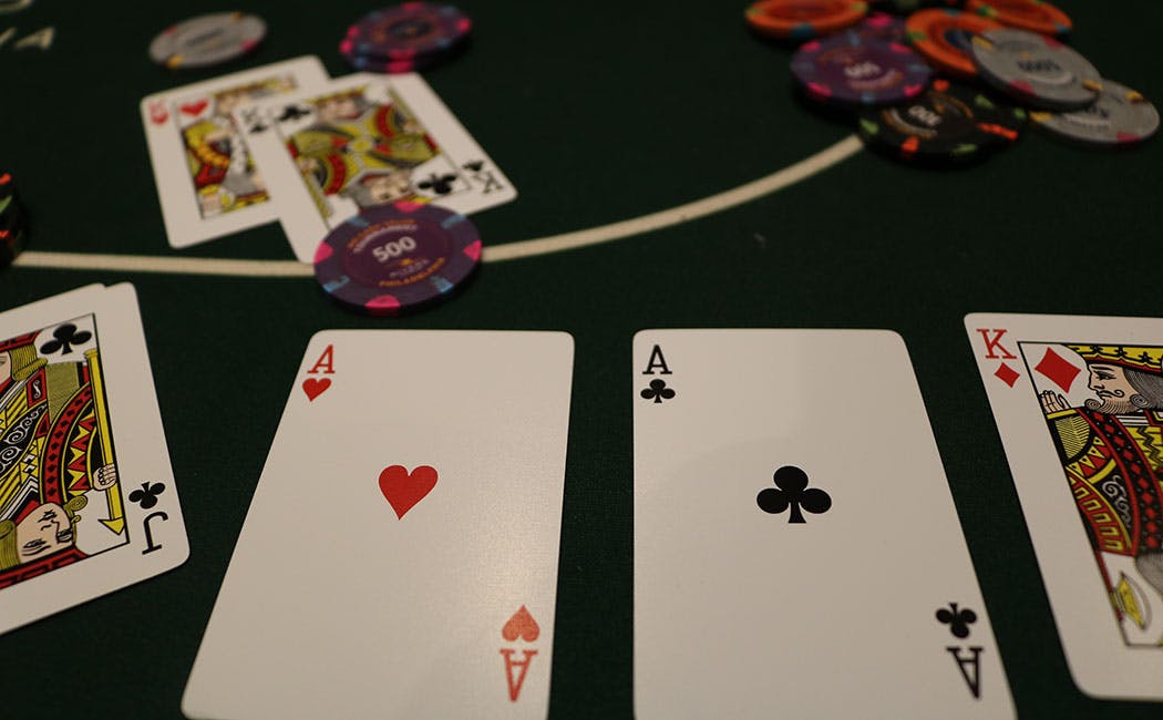 how to play poker, how to play ultimate texas hold em, table games philadelphia