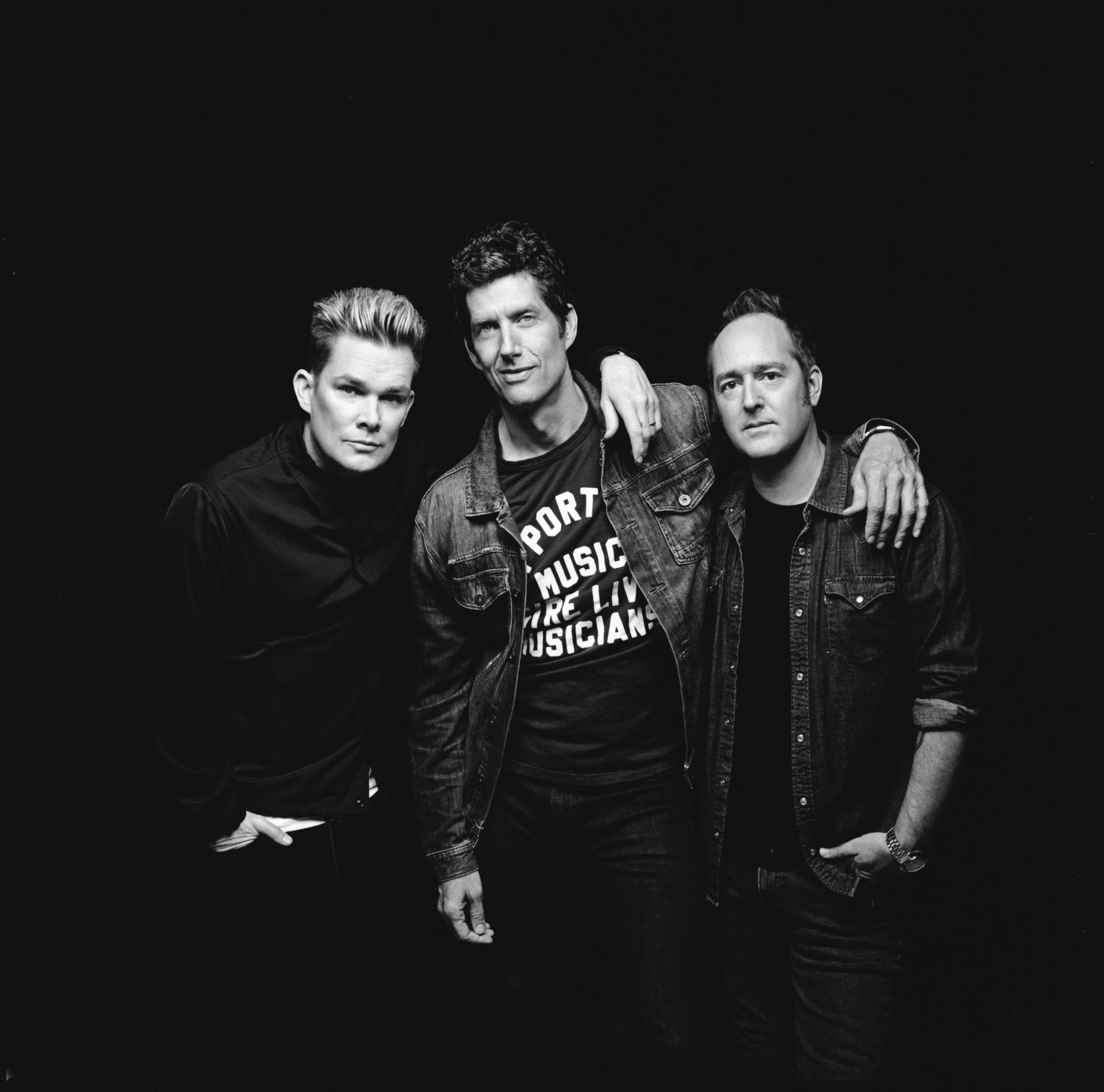 ‘Never Ending ’90s Presents: Ezra Ray Hart – ’90s Hits & Xmas Riffs’ at Rivers Casino Philadelphia