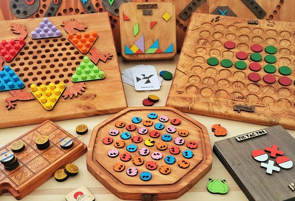 Jeux de société en bois Komo