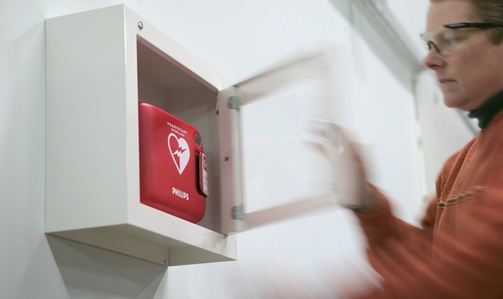 Differenza Tra Defibrillatore Automatico E Semiautomatico