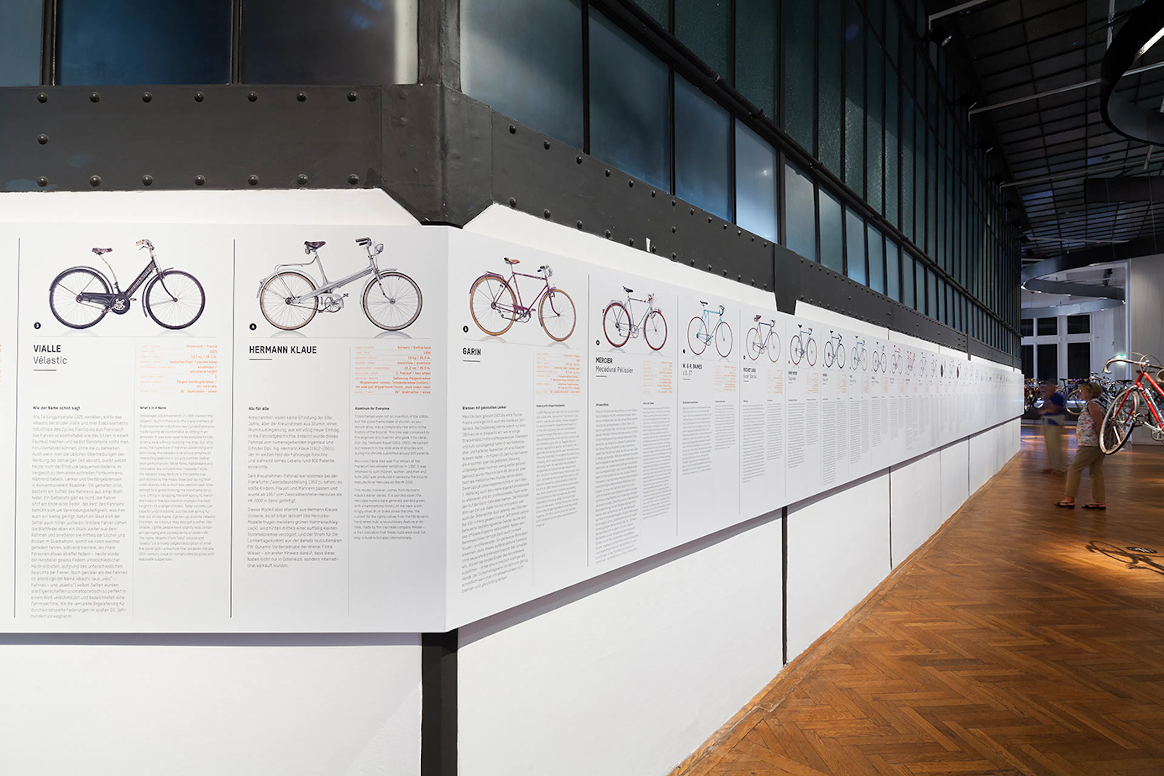 Wandgestaltung der Ausstellung "Tour Du Monde" im Wiener Museum für angewandte Kunst