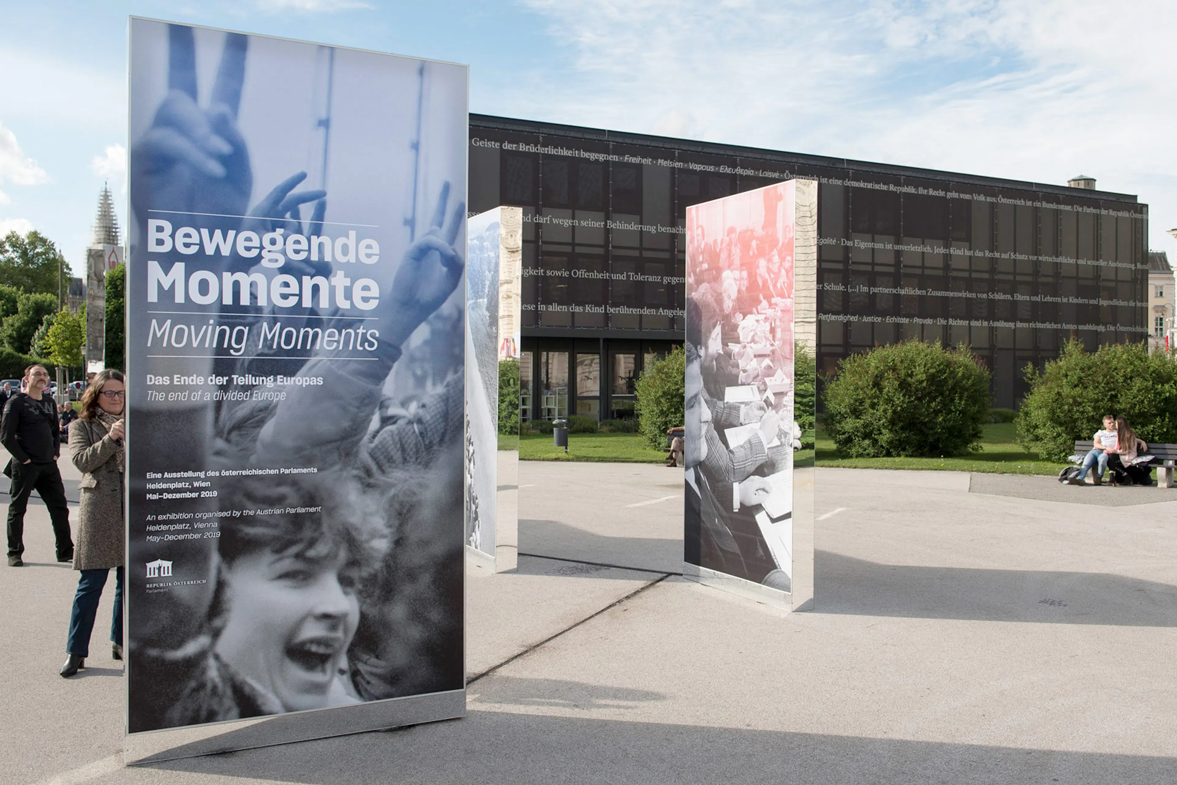 Design of the temporary Open-Air Exhibition "Moving Moments" on Vienna's Heldenplatz