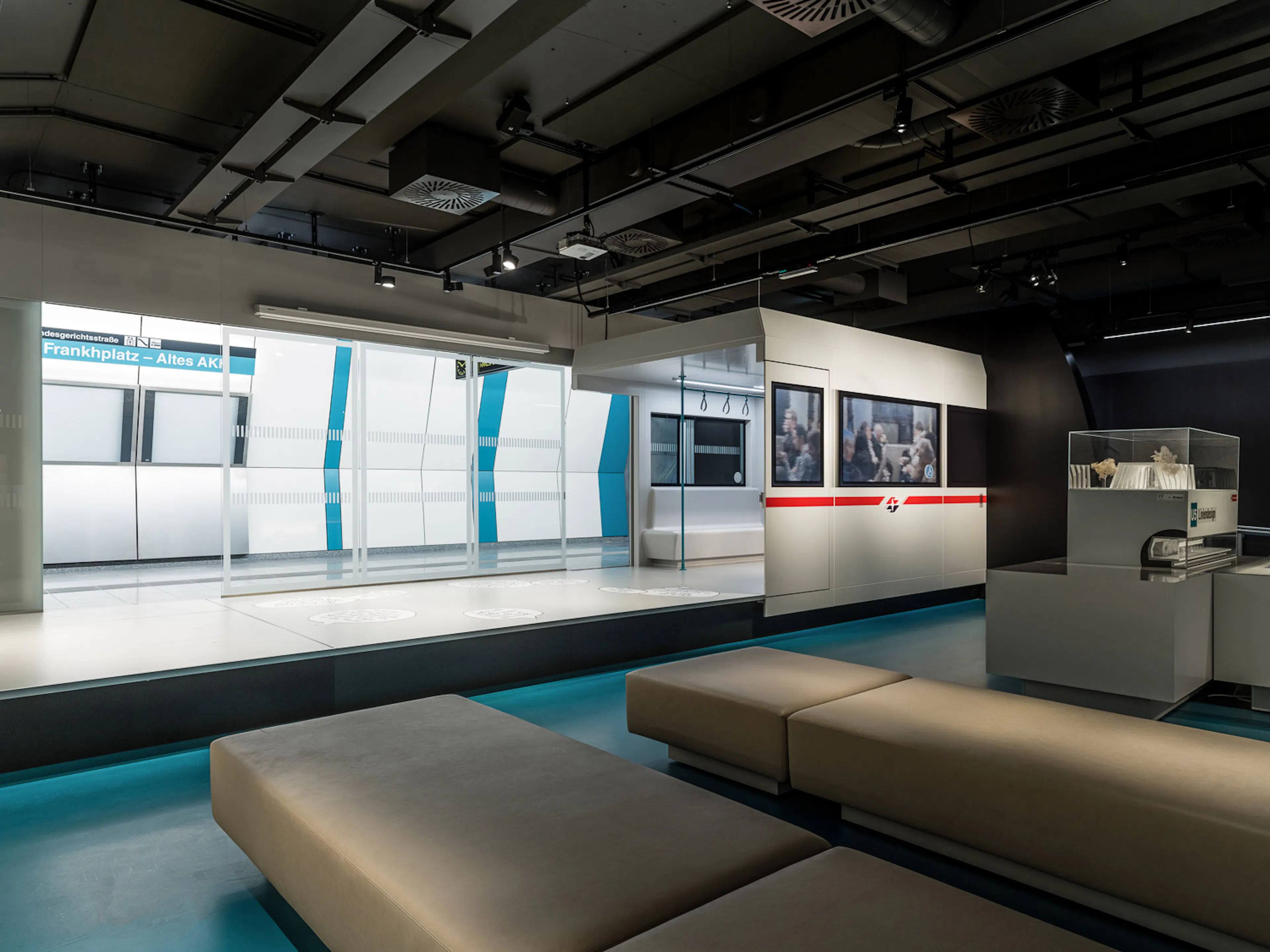 Gestaltung des Wiener Linien Infocenter U2/U5 in der Station Volkstheater