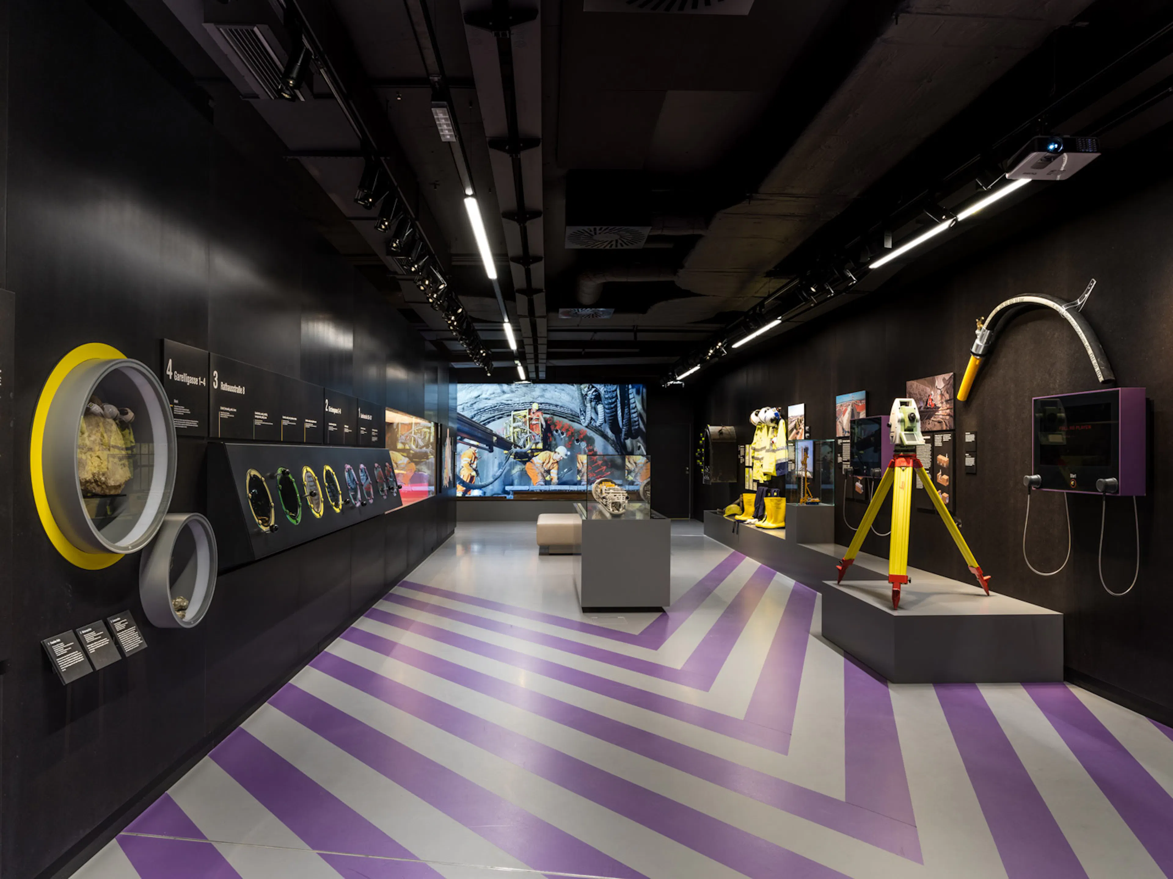 Gestaltung des Wiener Linien Infocenter U2/U5 in der Station Volkstheater