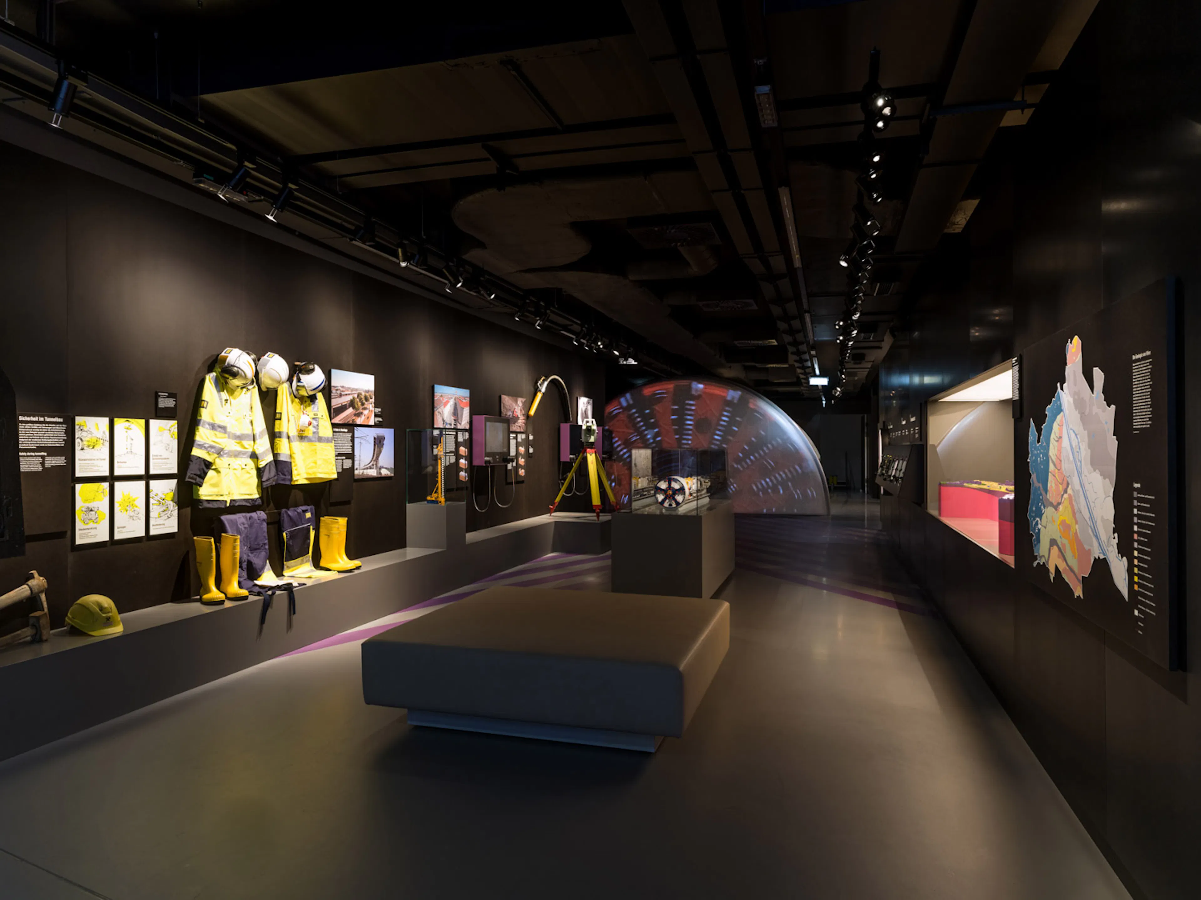 Gestaltung des Wiener Linien Infocenter U2/U5 in der Station Volkstheater
