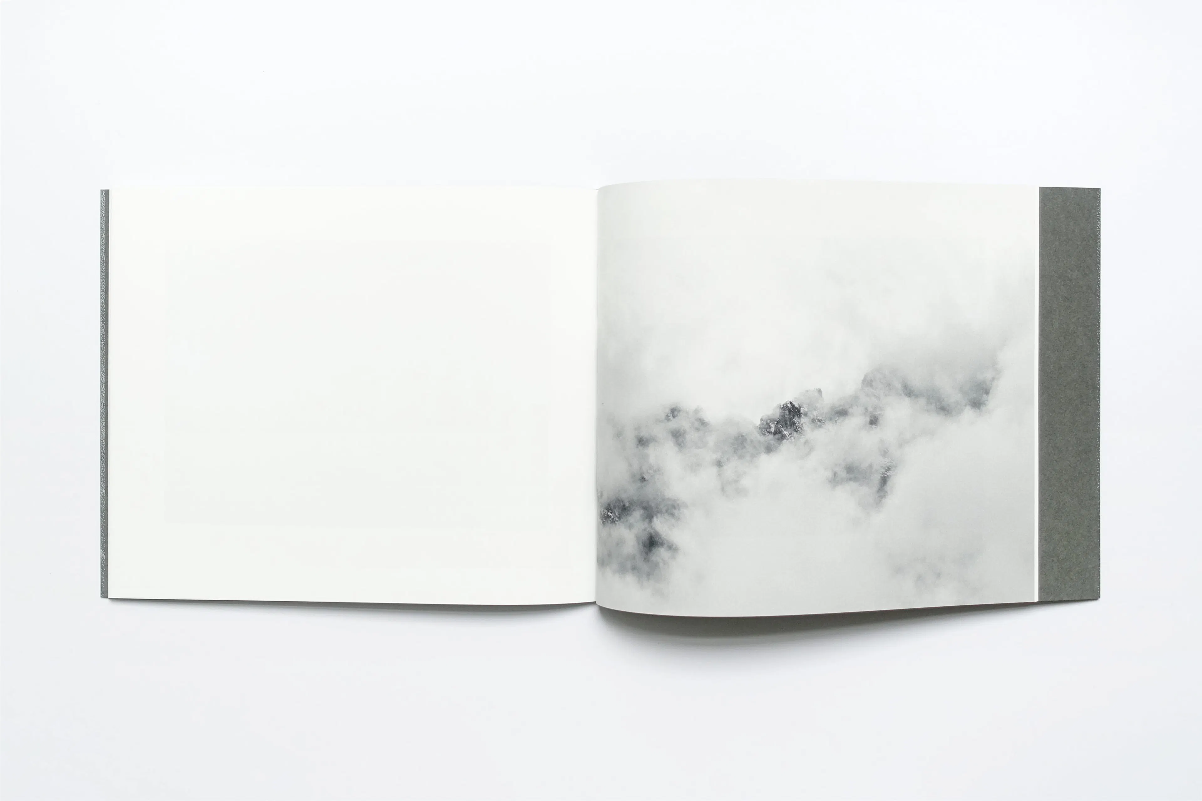 Design for the inner pages of Amélie Walter's photo book "Herzensangelegenheiten"