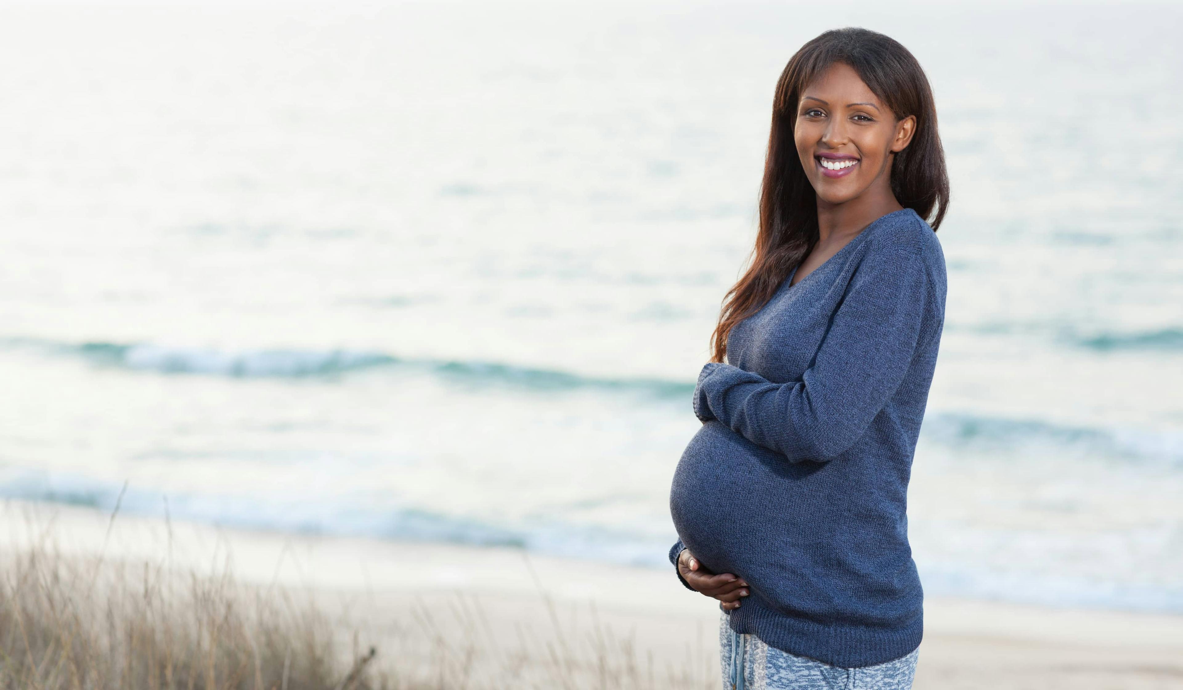 pregnant lady at ocean