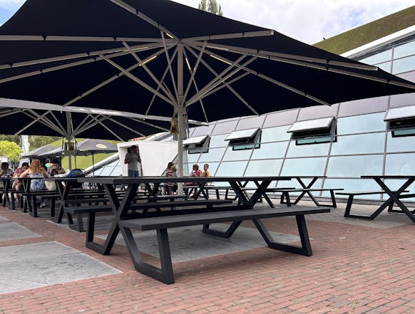 MaximaVida aluminium picknicktafel Dex in Madurodam
