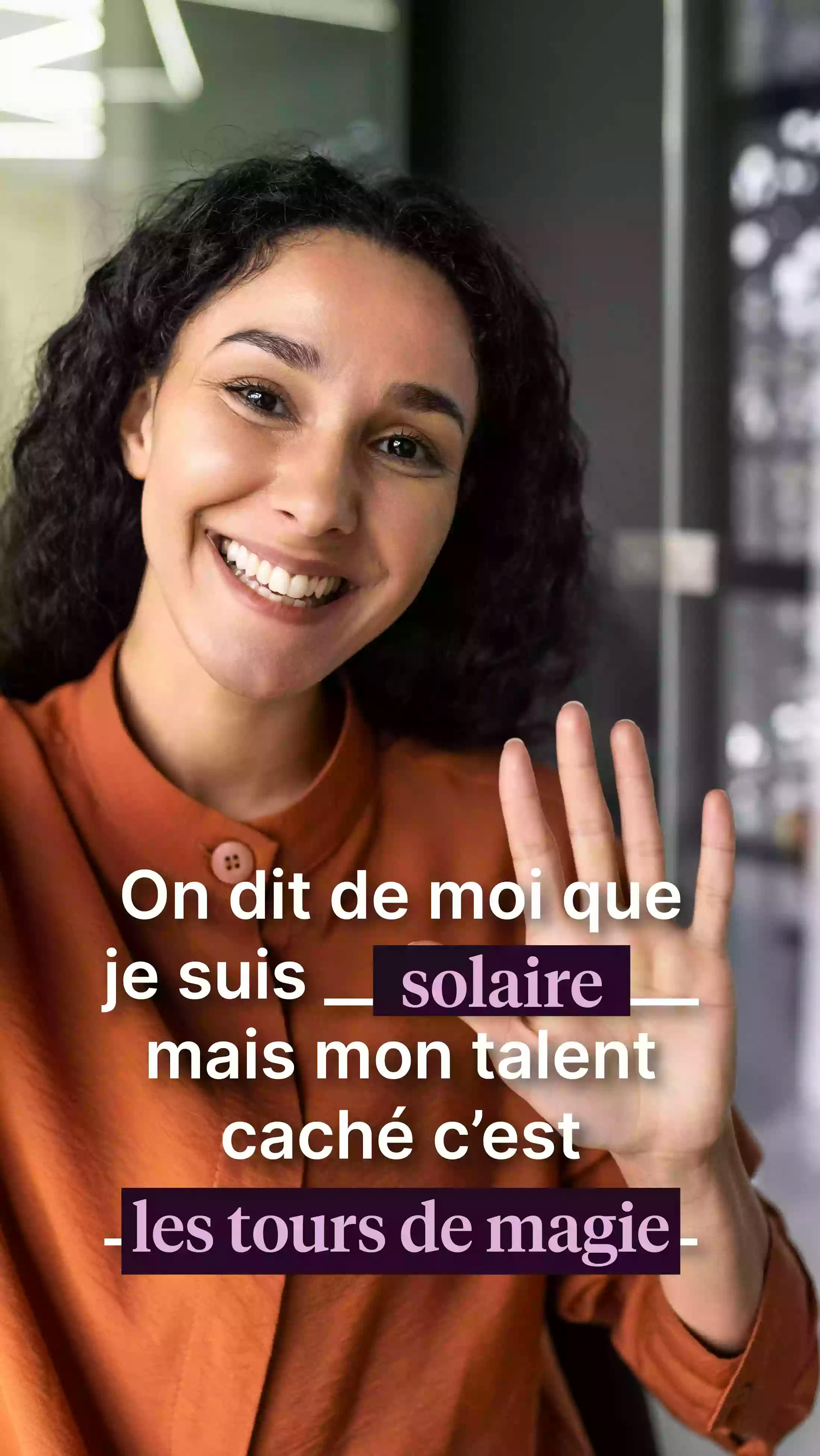 Vidéo marketing présentant une interview à trous