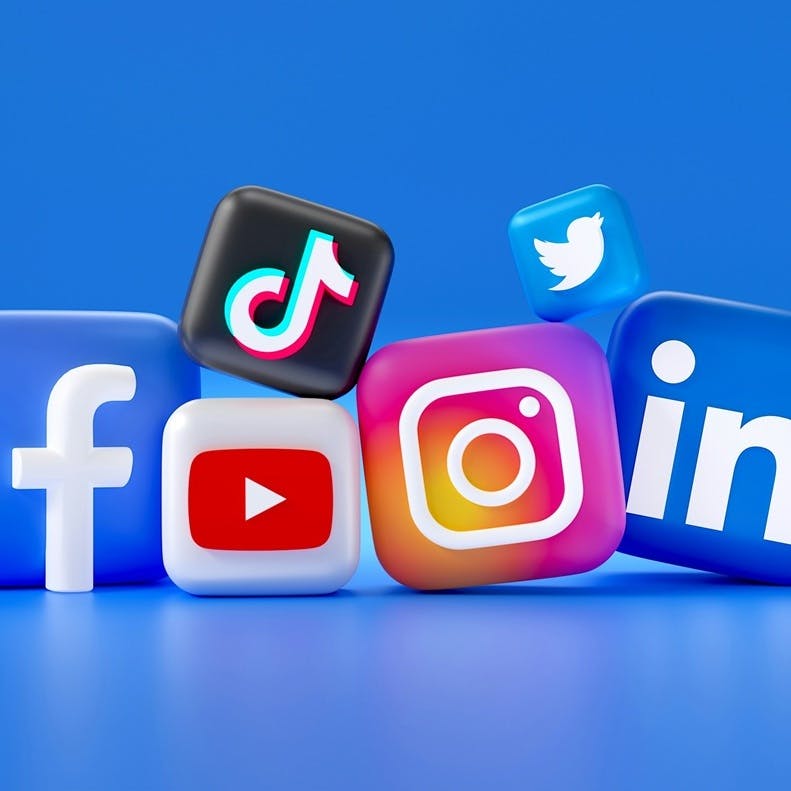 How Social Media video maker can help you create Snack Content