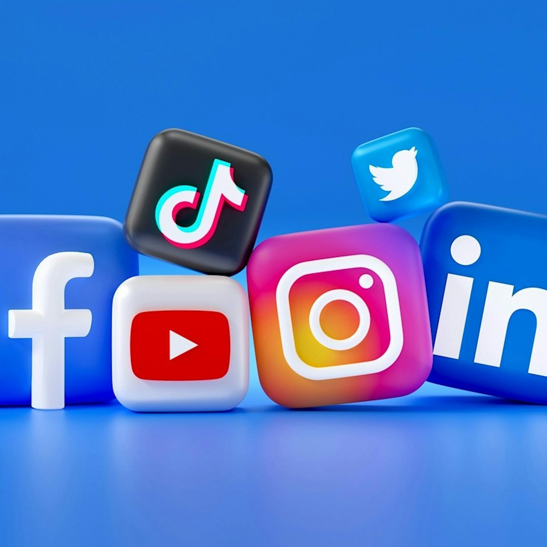 How Social Media video maker can help you create Snack Content