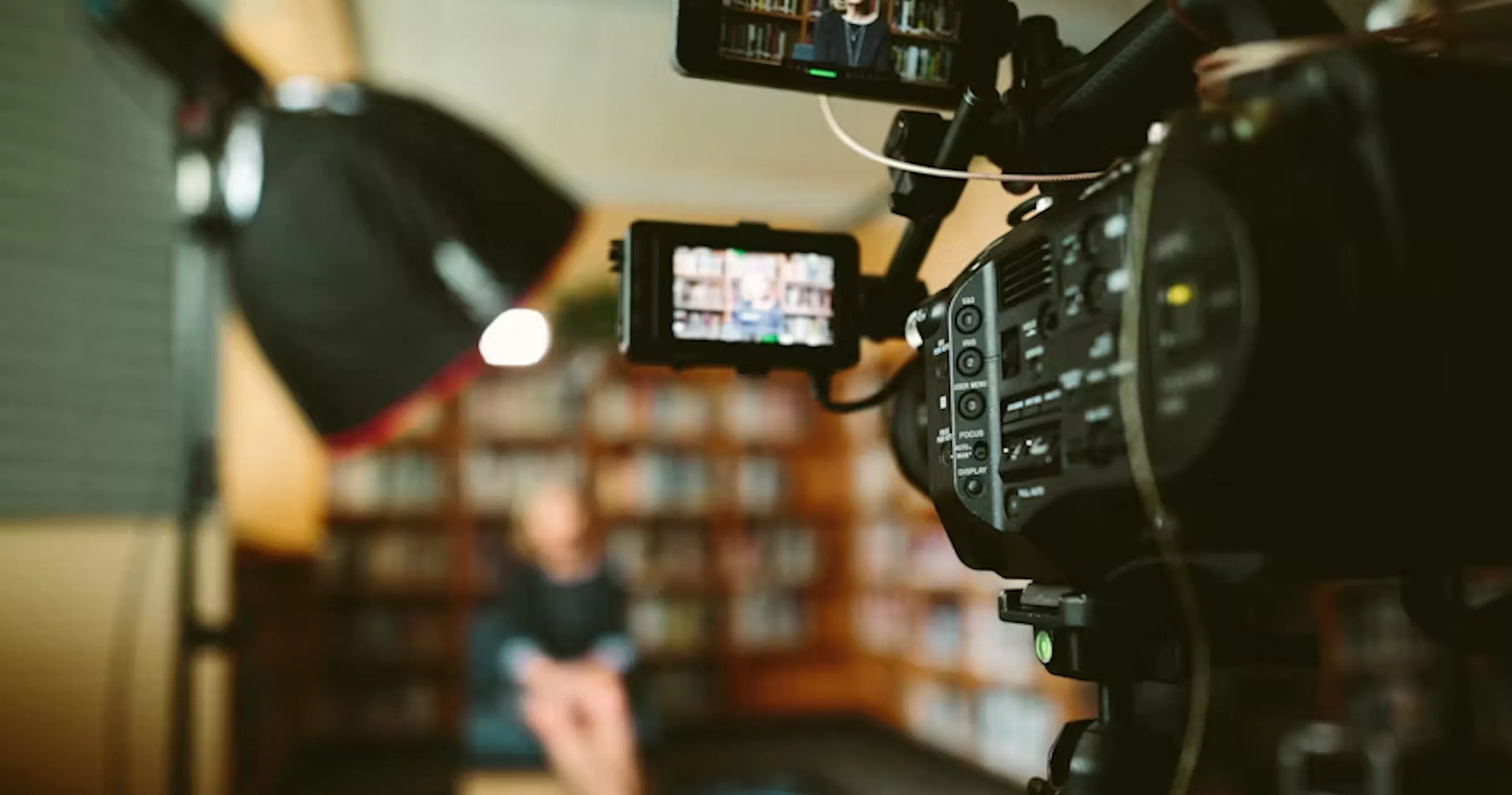 raisons_travailler_société_production_caméra_filmer_vertical
