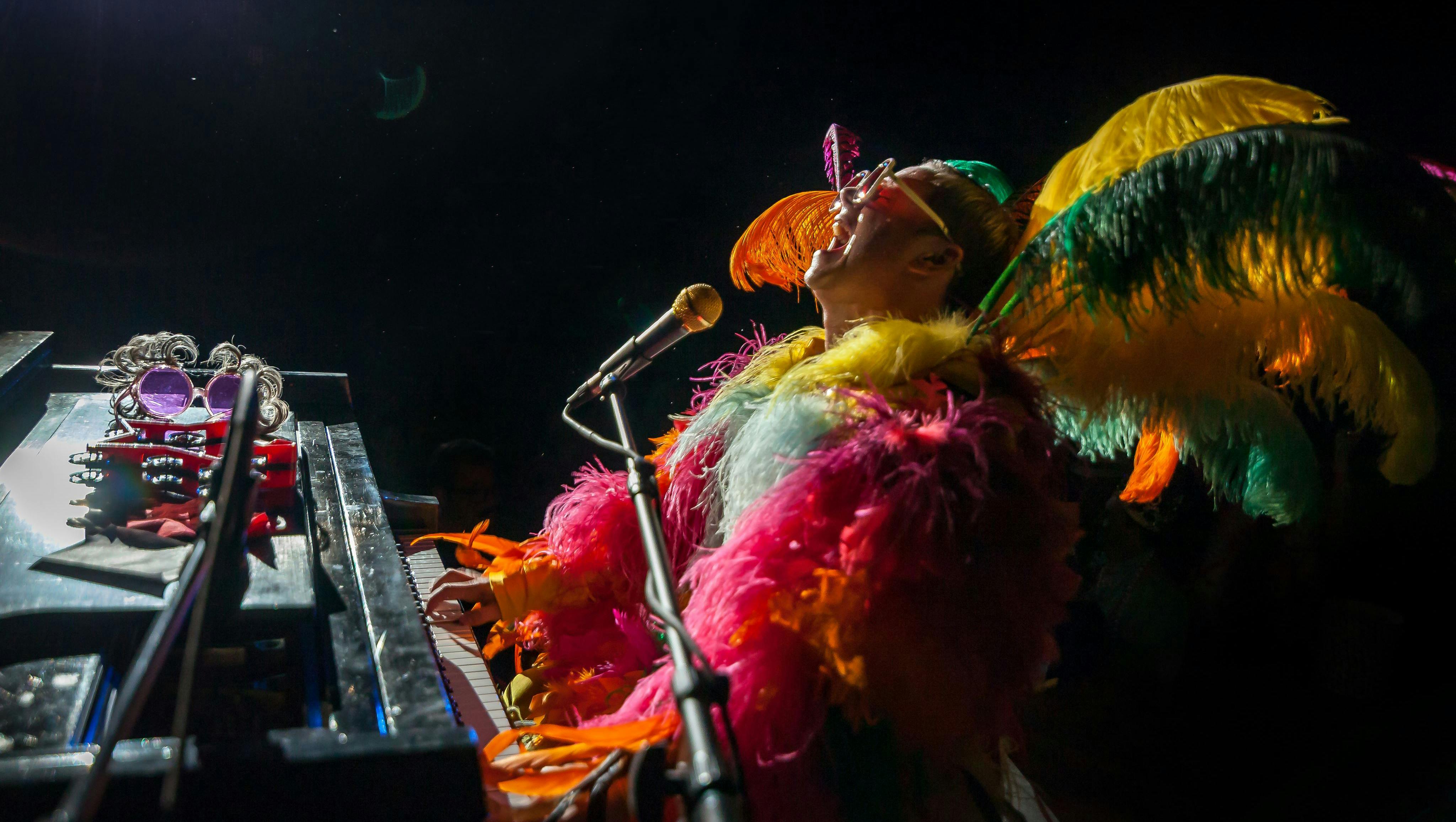 Elton John Tribute: ‘The Rocket Man Show’ Starring Rus Anderson Lands at Rivers Casino Pittsburgh