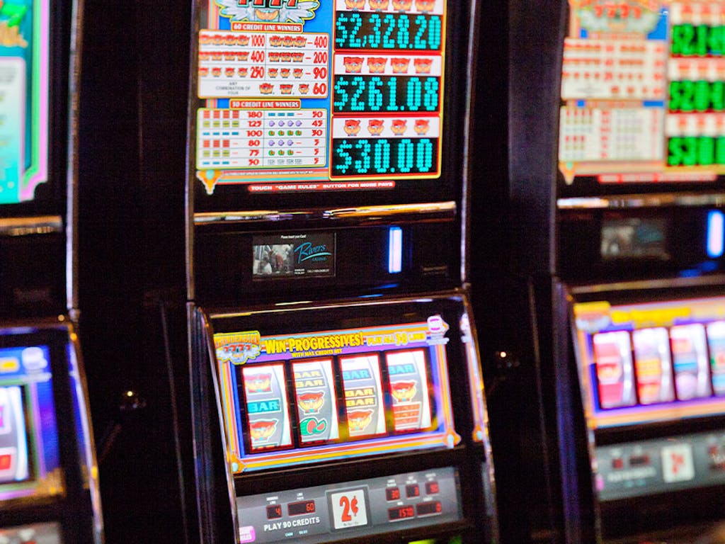 Double Top Dollar Slot Machine Wins